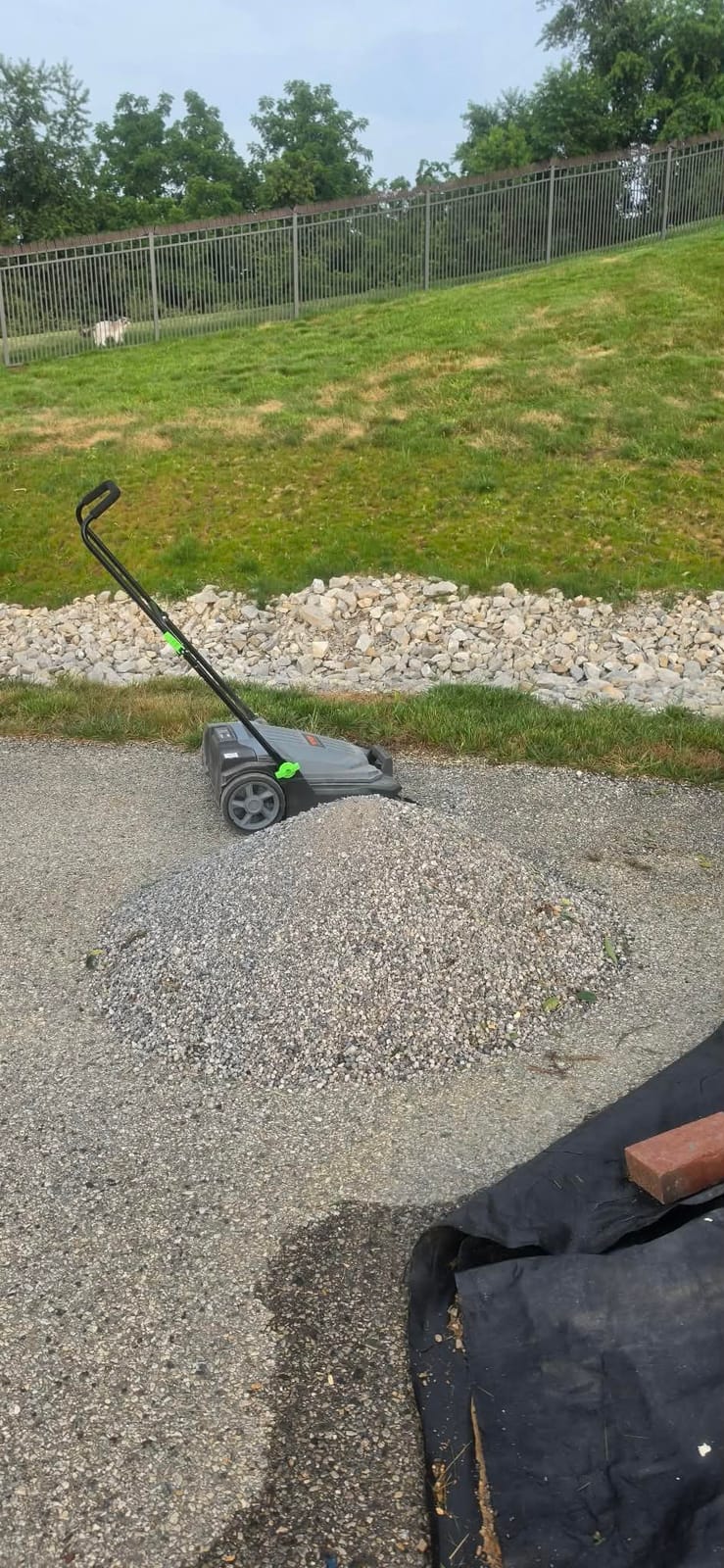 VEVOR Walk-Behind Hand Push Floor Sweeper with 25.6