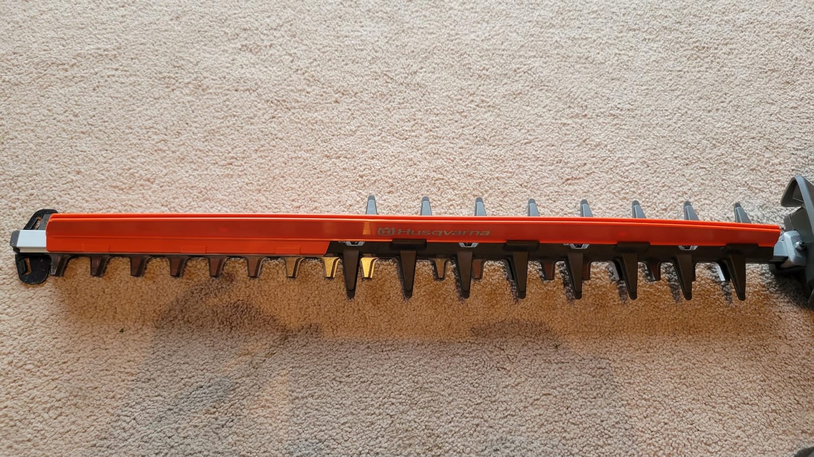 Husqvarna Hedge Master 320iHD60 Battery Hedge Trimmer, 24