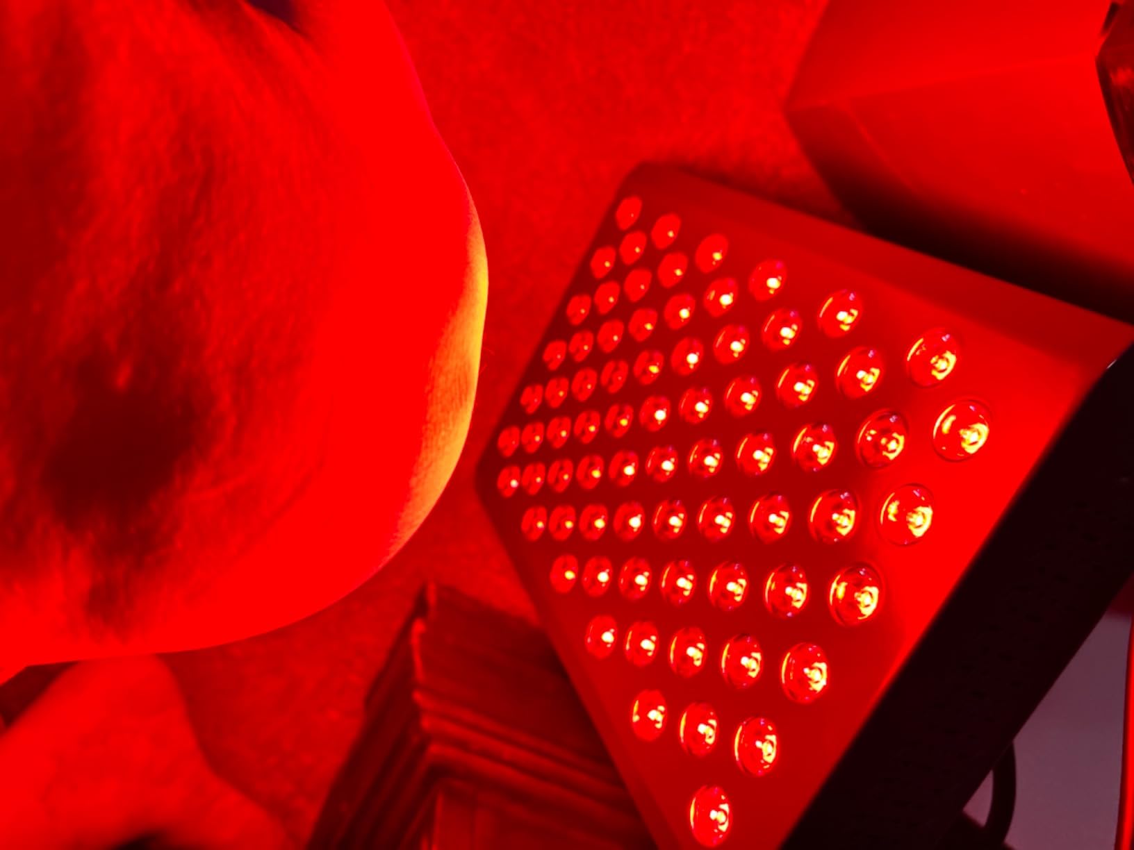 Hooga Red Light Therapy Panel Device - 630nm 660nm 810nm 850nm Red & Near Infrared Light Therapy, LED Light Therapy Lamp, 72 Quad Chip LEDs, Adjustable Brightness, Pulse Mode - ULTRA360 customer photo 2
