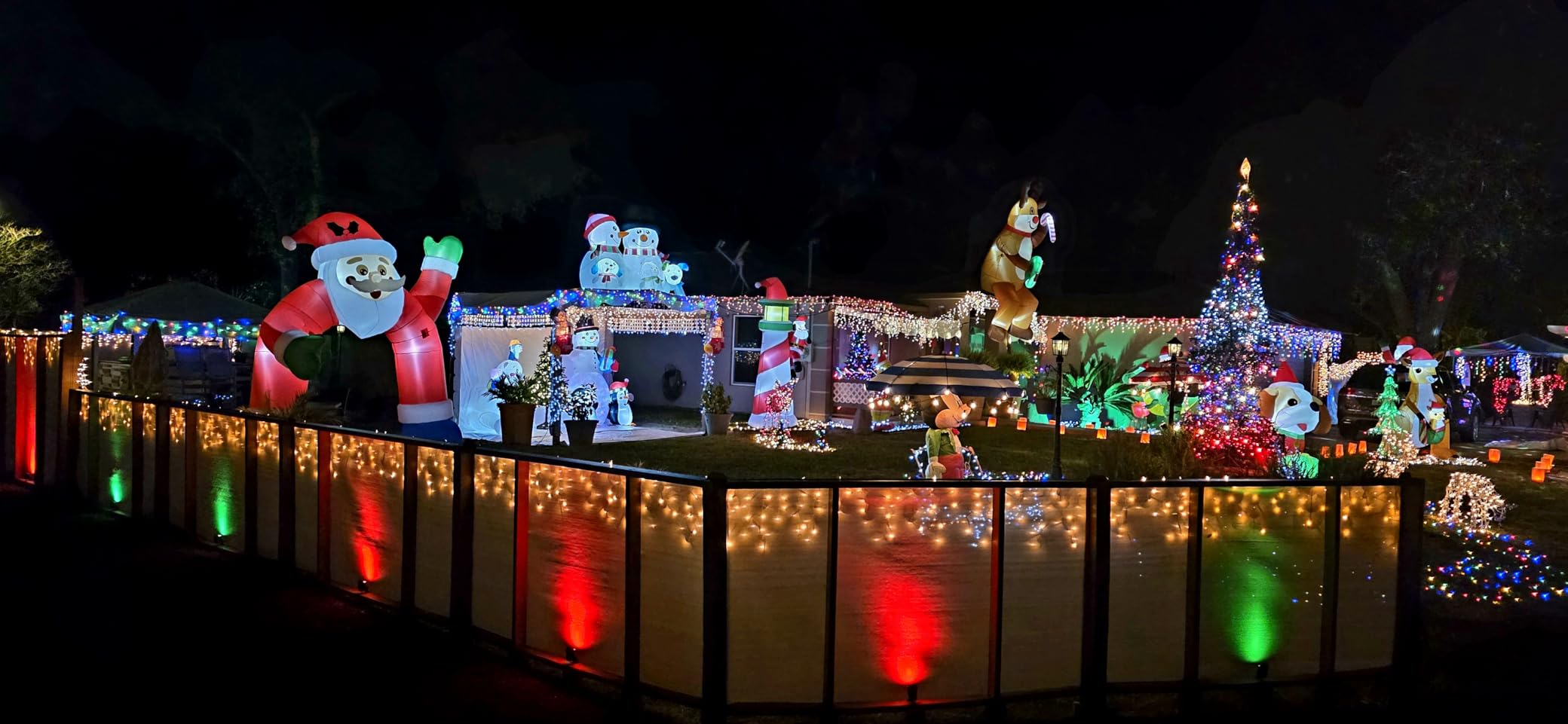 11.8 FT Christmas Inflatables Santa Claus Arch Outdoor Decorations Shakable Hand Xmas Blow Up with Built-in LEDs for Party Yard Lawn Garden Indoor customer photo 2