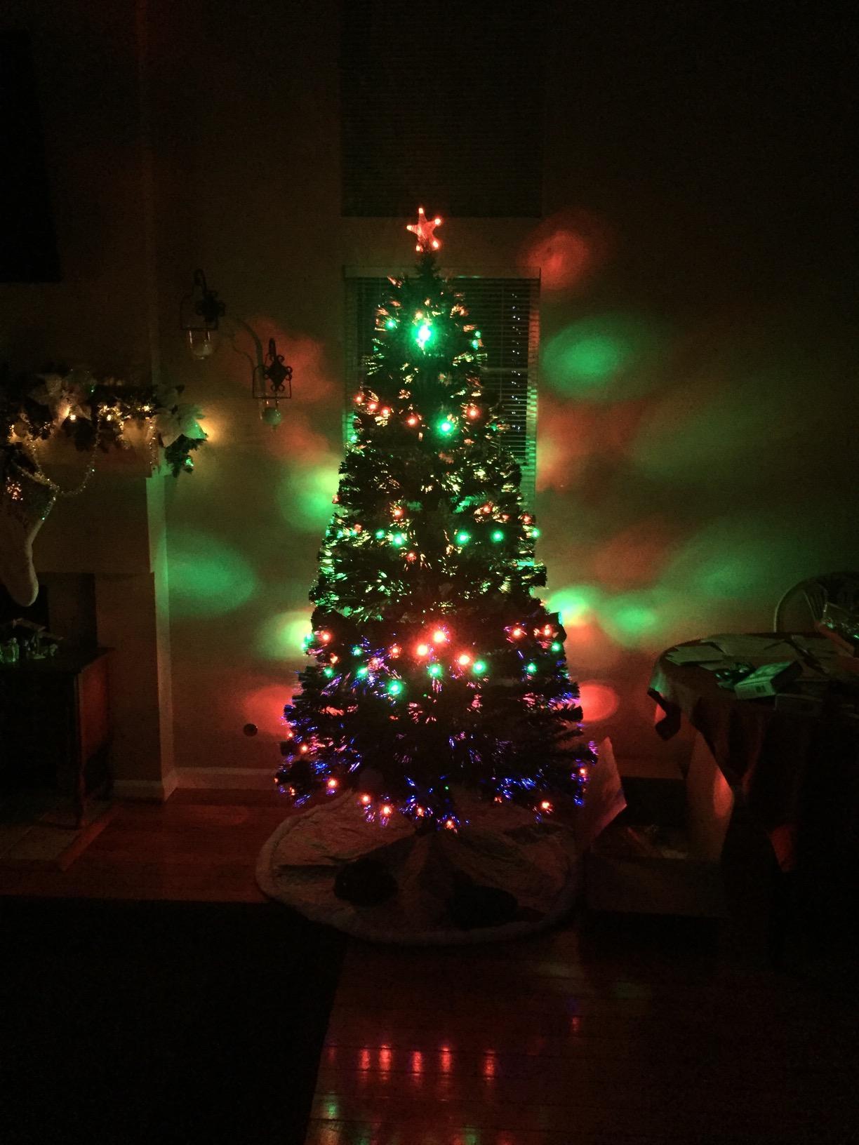 Best Choice Products 6ft Pre-Lit Fiber Optic Artificial Pine Christmas Tree, Holiday Decor Centerpiece w/ 230 Multicolored LED Lights, 8 Sequences, Foldable Stand customer photo 1