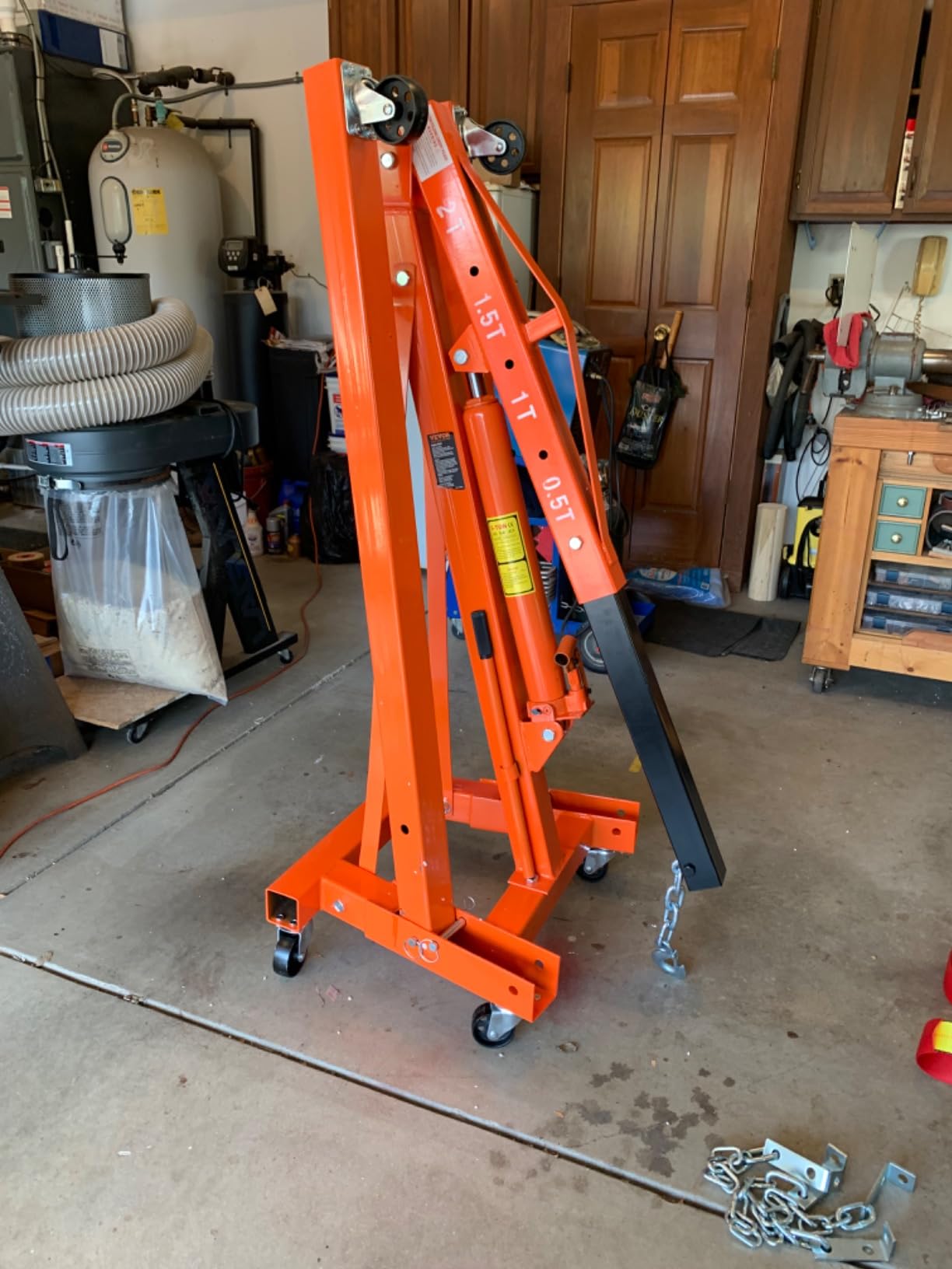 VEVOR Hydraulic Engine Hoist with Lever, 2 Ton/4400 LBS Heavy-Duty Cherry Picker Shop Crane, Foldable Engine Crane and Engine Hoist Leveler for Auto Repair, Motors, Weights Lifting, Loading customer photo 1