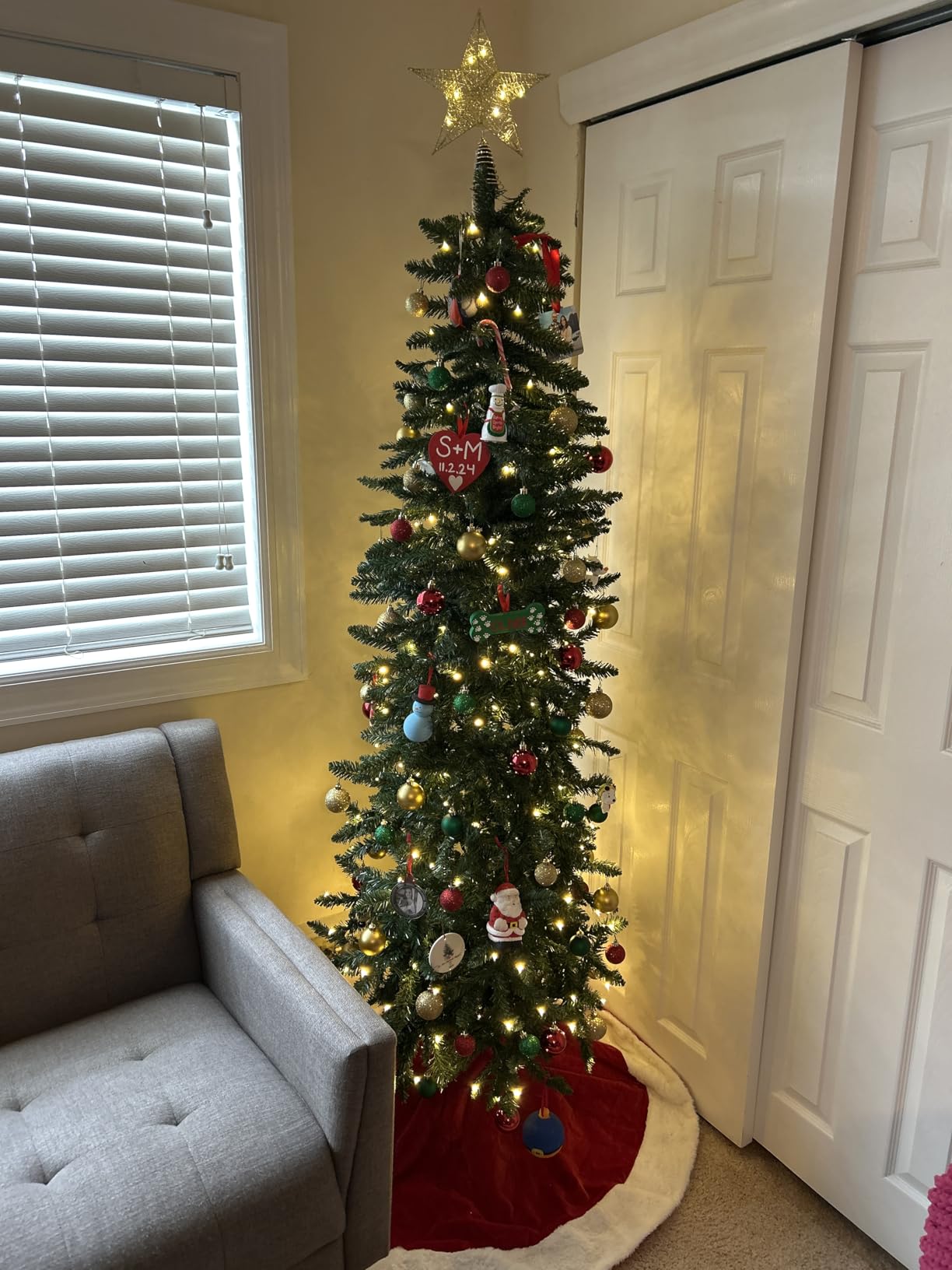 Best Choice Products 7.5ft Artificial Pencil Christmas Tree with LED Twinkling Lights, Pre-Lit Spruce Realistic Holiday Xmas Decor, 350 Lights, 1,075 Tips customer photo 1