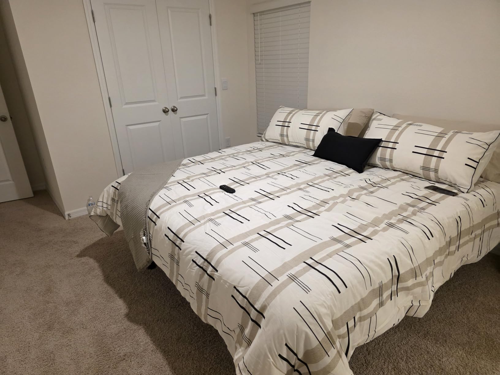 Celestial Aurora Adjustable Bed Base (Frame) + 12 inch Gel Memory Foam Mattress (Medium Soft), Easy Assembly, Head and Foot Lift, Zero Gravity, Memory Positions, CertiPUR-US Bed - TwinXL customer photo 1