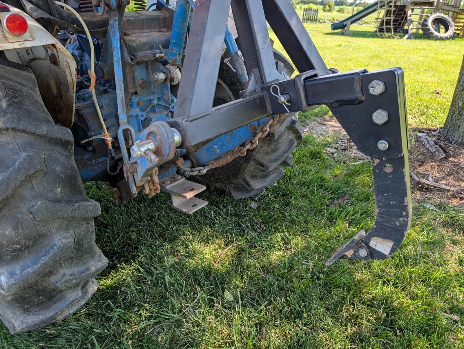 Hitch Mounted Trencher Fits 3 Point Hitch, Heavy Duty Subsoiler, Hitch Lawn Ripper for ATV/UTV Tractor, Updated Adjustable 16