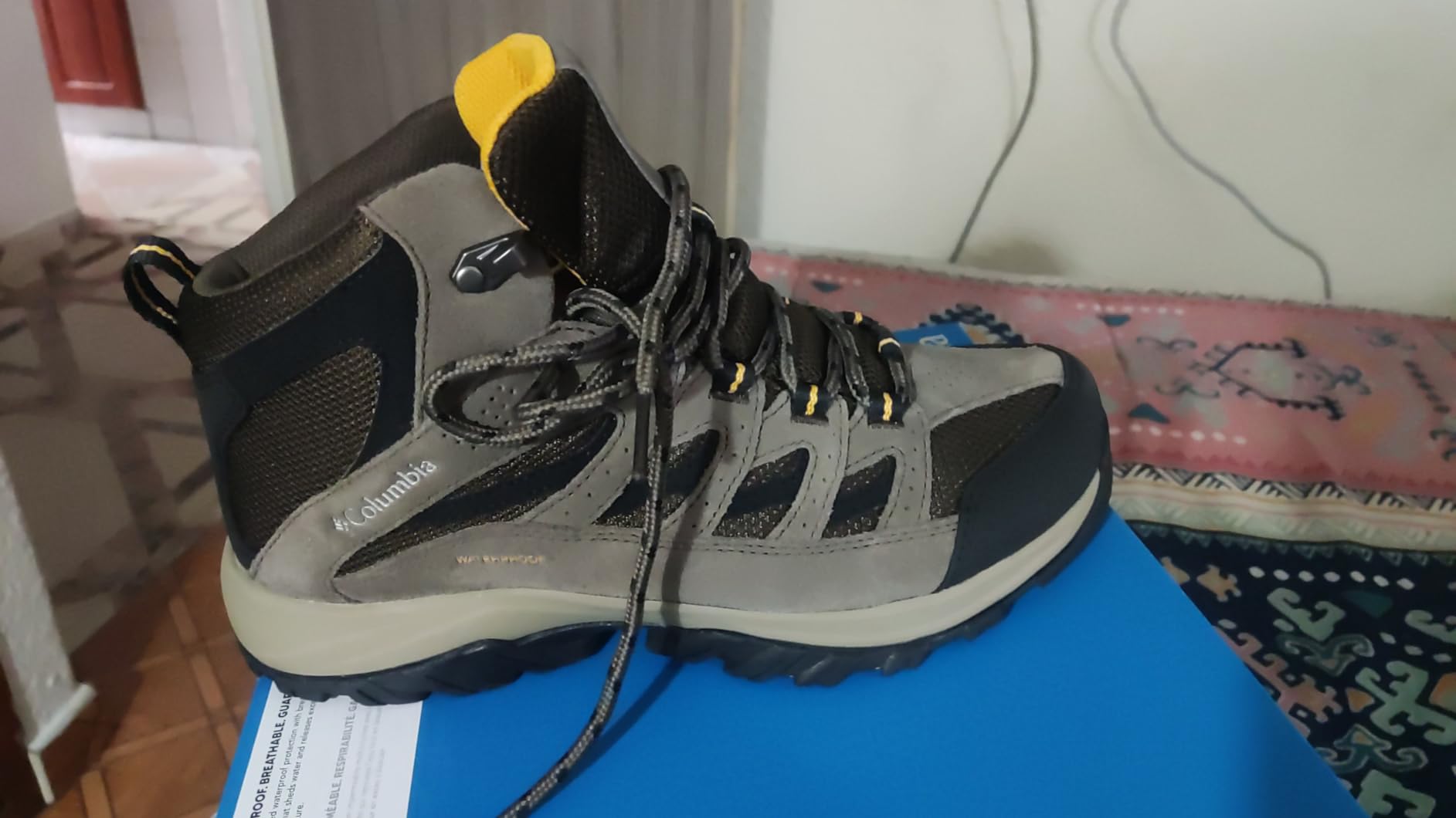 Columbia Men's Crestwood Mid Waterproof Hiking Boots customer photo 1