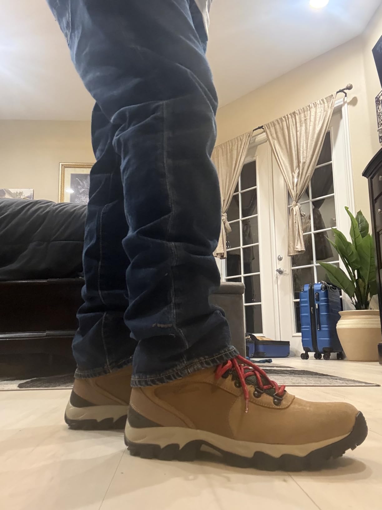 Columbia Men's Newton Ridge Plus II Suede Waterproof Hiking Boot customer photo 2