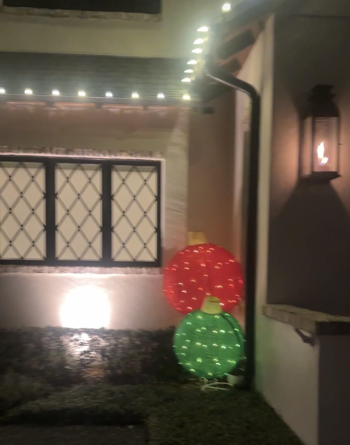 Best Choice Products 2pc Lighted Pop-Up Outdoor Christmas Ornament Set, Holiday Ball Decoration w/ 180 LED Lights, 8 Light Functions - Red/Green customer photo 1