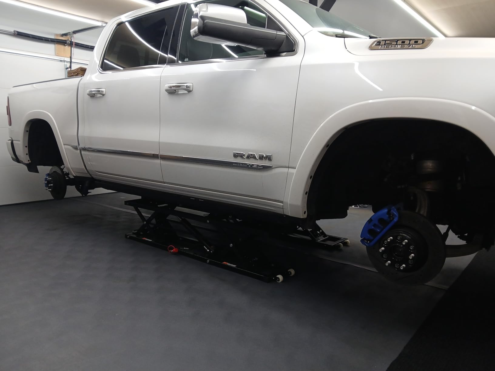 VEVOR Portable Car Lift - 5,000 LBS Capacity, Extended-Length Plates, 25.6