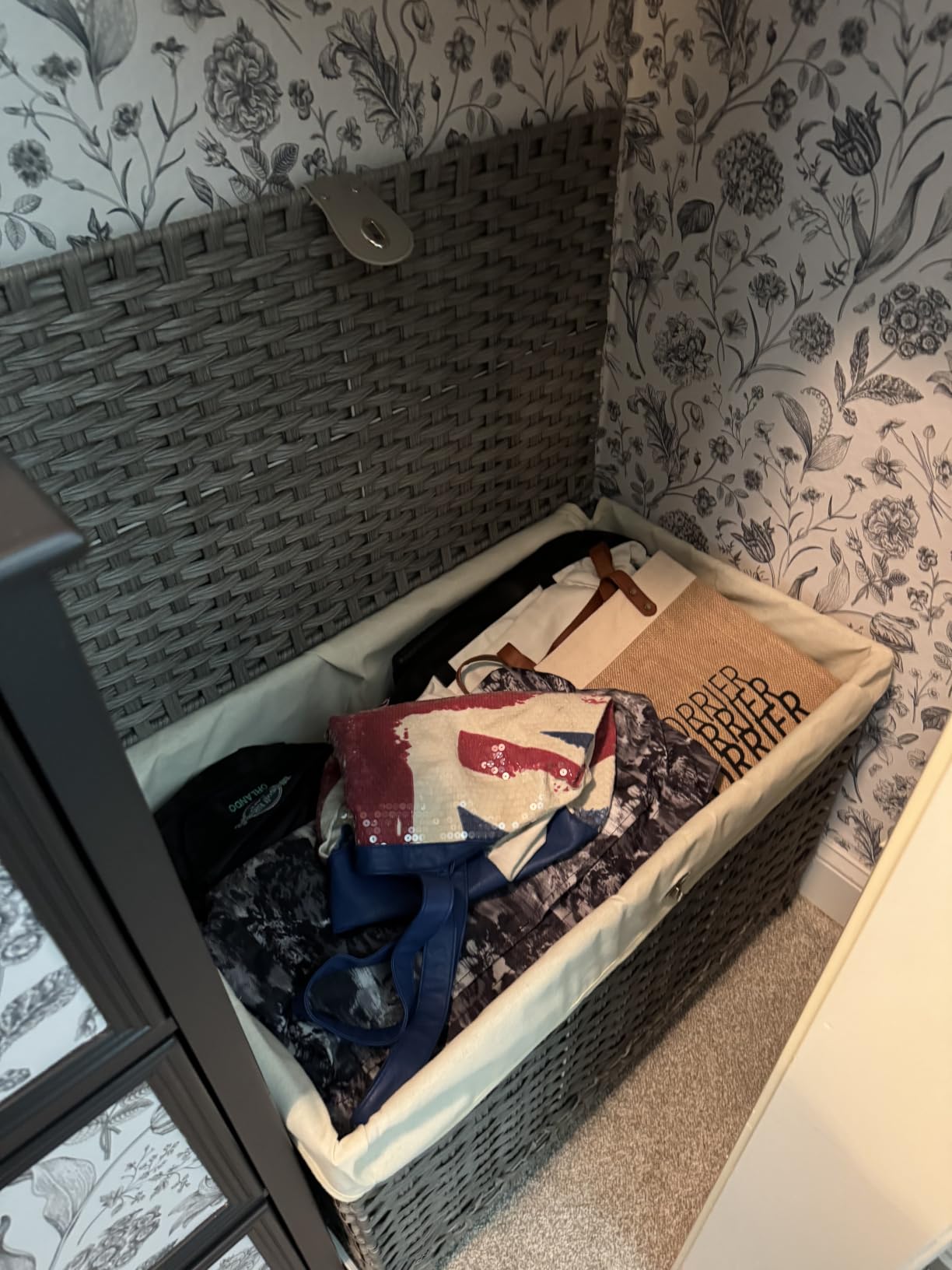 Wicker Storage Basket with Lid, 160L Shelf Basket with Removable Liner Bag | Rattan-Inspired Woven Design, Elevated Feet, Storage Trunk for Wardrobe, Bedroom & Home Organization customer photo 2