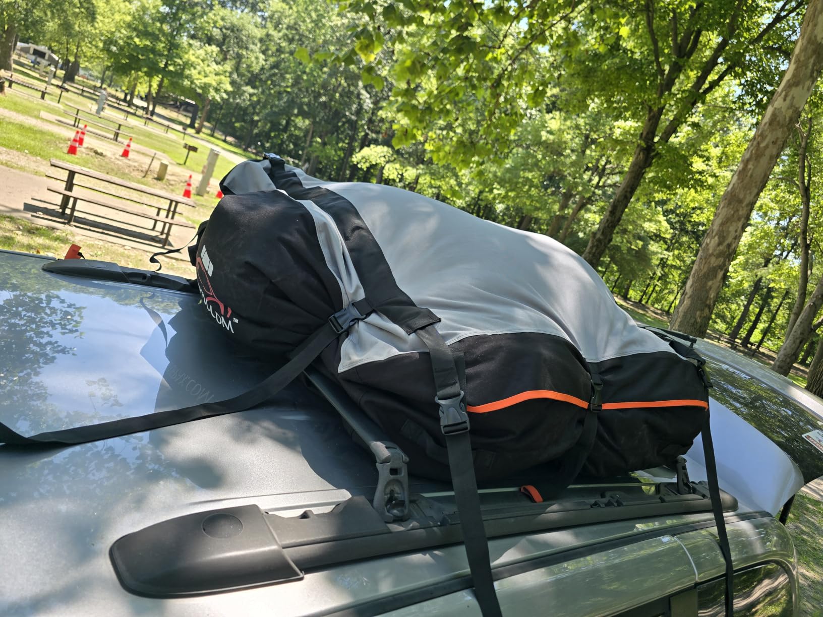 RoofPax XXL 28 cuft Car Rooftop Cargo Carrier Bag Extra Waterproof Car Roof Storage with 10 Heavy Duty Tie Down Straps and 4 Hooks Roof Bag Cargo Carrier for the Top of Vehicle with/Without Rack customer photo 2