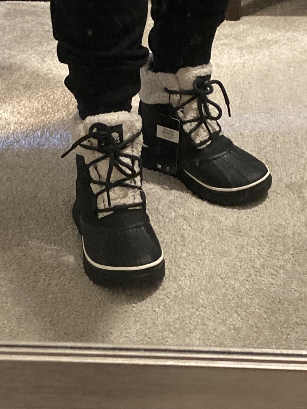SOREL Women's Out N About lV Chillz Waterproof Boot customer photo 1