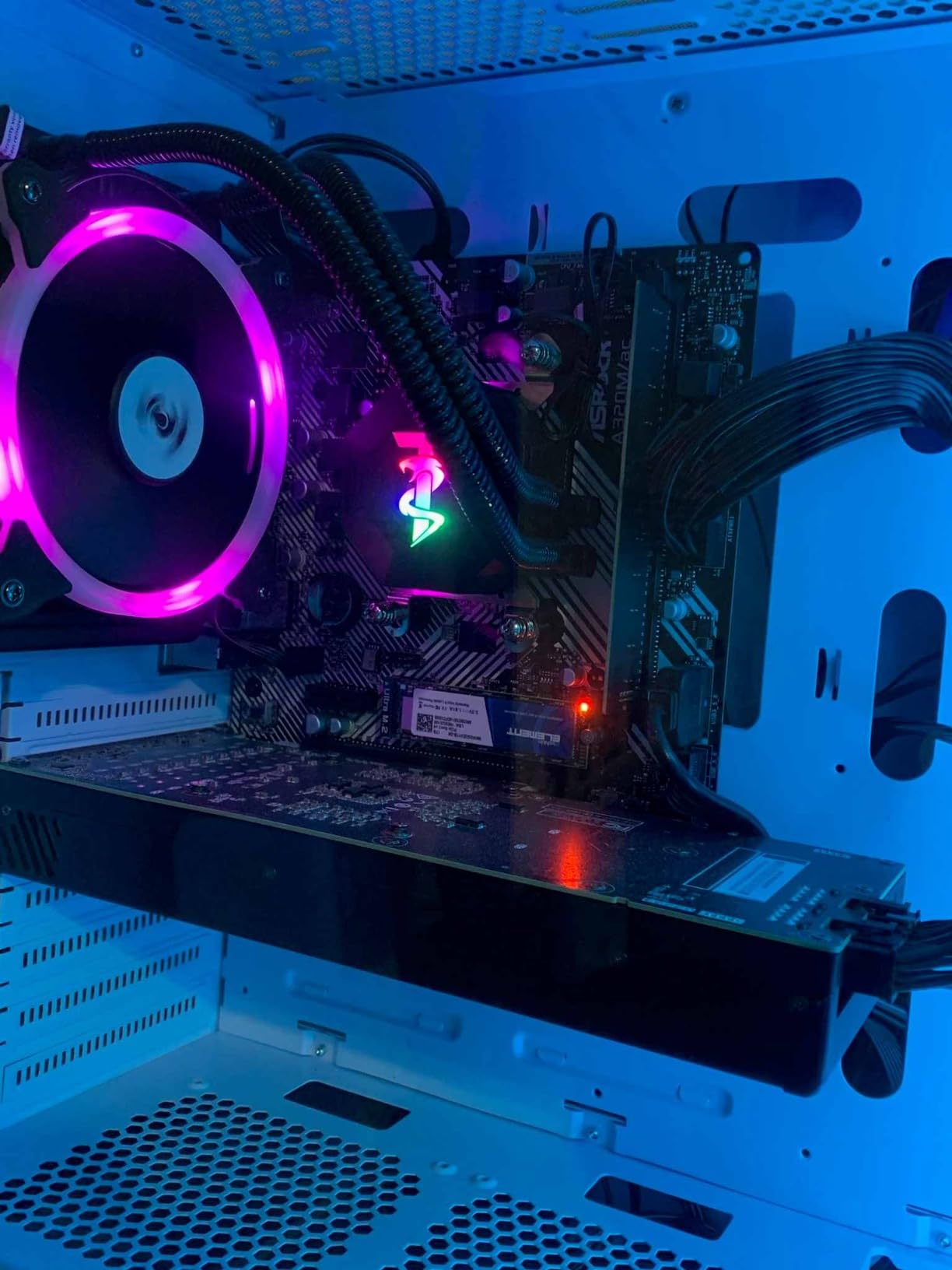 ViprTech Ghost 3.0 GamingPC, Ryzen 7, RTX 4060 8GB, 16GB/1TB SSD Onyx Black | AMD Ryzen 7 (4.4Ghz Turbo), RTX 4060 8GB, 16GB DDR4 RAM, 1TB SSD, VR-Ready customer photo 1
