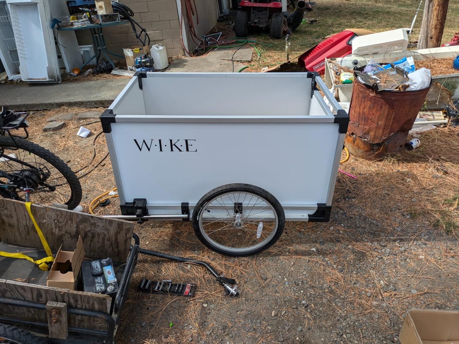 WIKE Landscaping & Utility Aluminum Cargo Bike Trailer: Inside Cargo dims 26