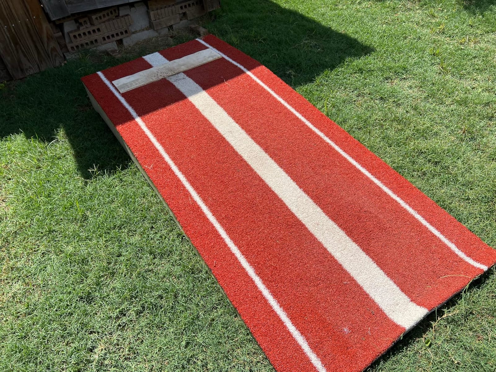 Softball Pitching Mat 10' x 3' with Pitching Mound-Green/Red | Baseball&Softball Training, High-Traction, Regulation Pitching Mound, Portable Carry, Weather-Resistant, Indoor&Outdoor Use customer photo 1