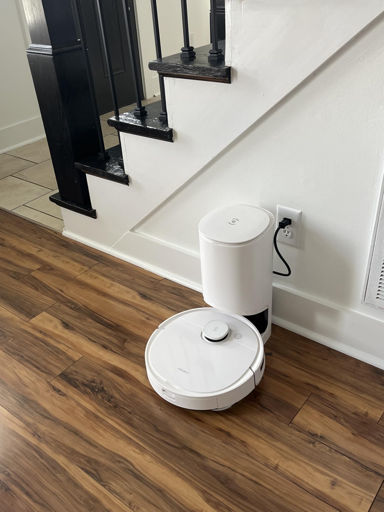 DEEBOT TEO+ Robot Vacuum and Mop Combo with Auto-Empty Station, Precision Laser Mapping, 3D Maps, Oscillating Mopping, 3000Pa Suction, Hands-Free Cleaning for Up to 60 Days customer photo 1