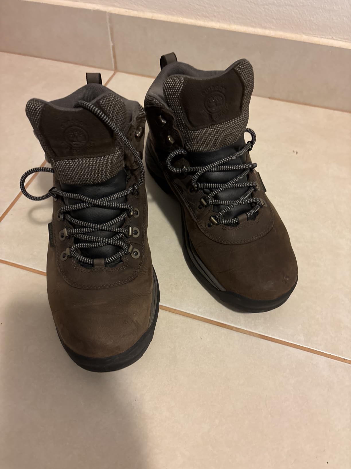 Columbia Men's White Ledge Mid Waterproof Hiking Boots customer photo 1