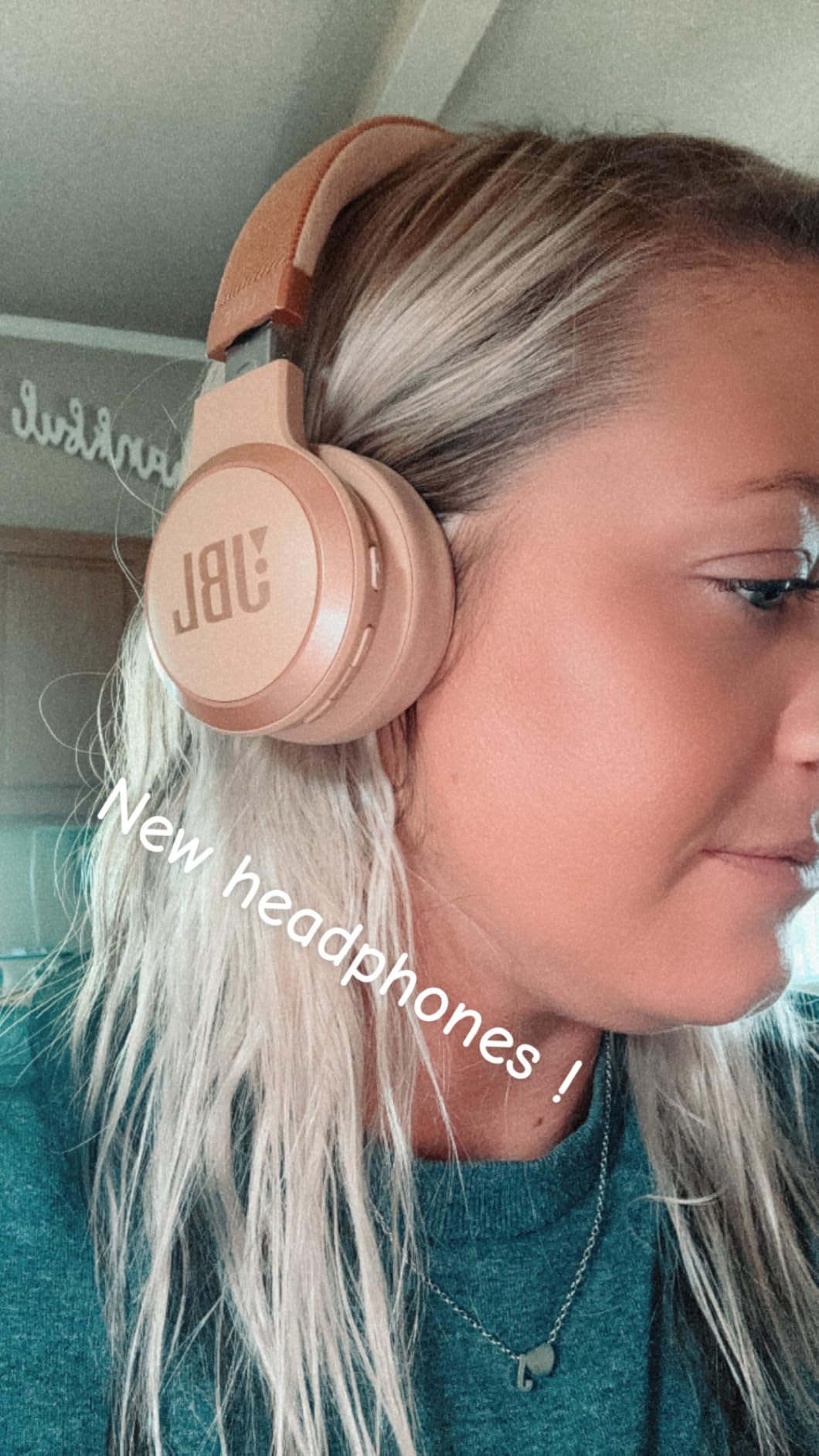 JBL Live 670NC Wireless On-Ear Headphones with Adaptive Noise Cancelling, Bluetooth, Surround Sound, up to 65H Battery Life (Black) customer photo 2