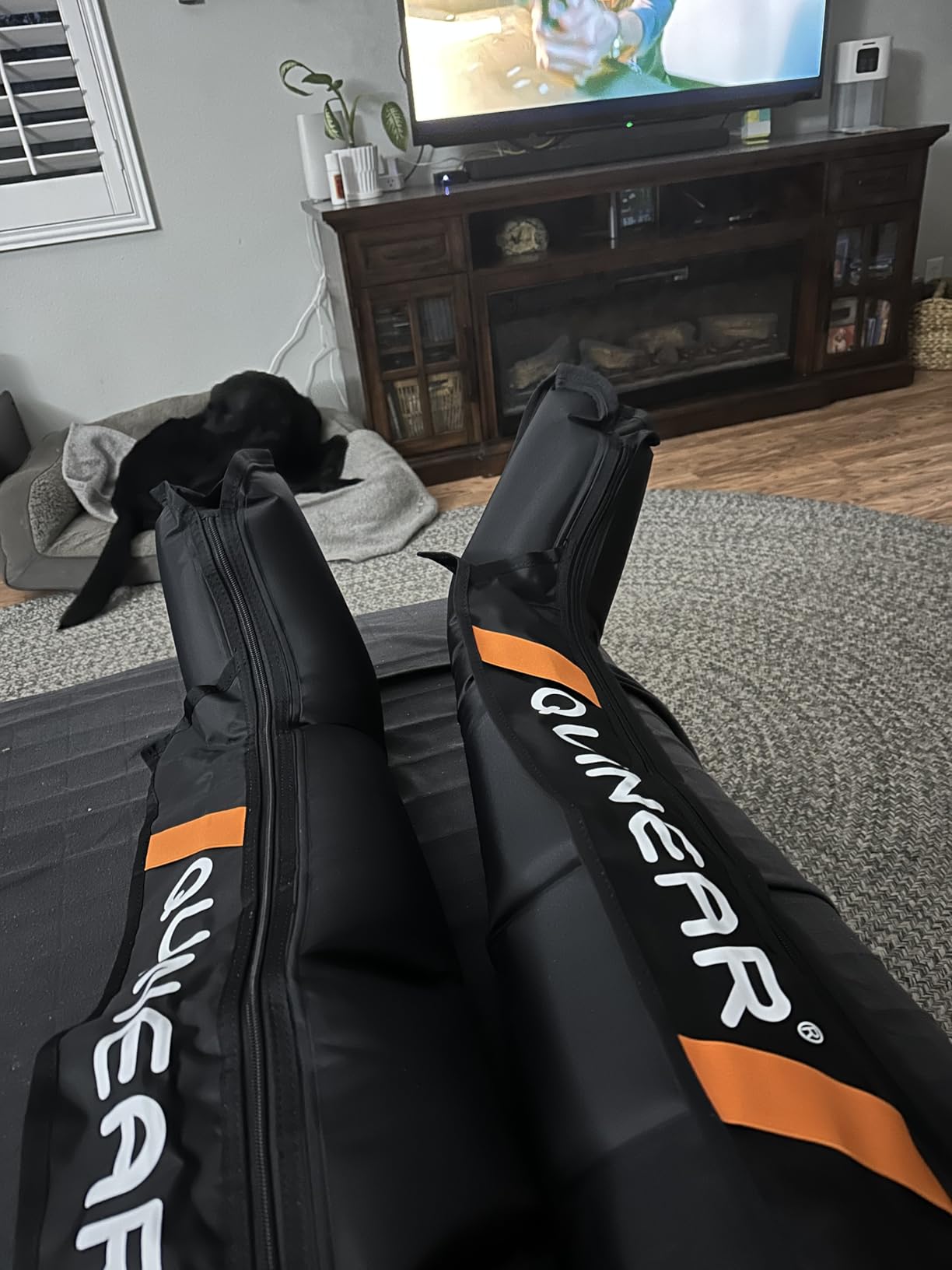QUINEAR Professional Leg Recovery System, Cordless Air Compression Boots with Sequential Compression, Leg and Foot Massager, Fast Recovery Therapy for Athletes (Medium) customer photo 1