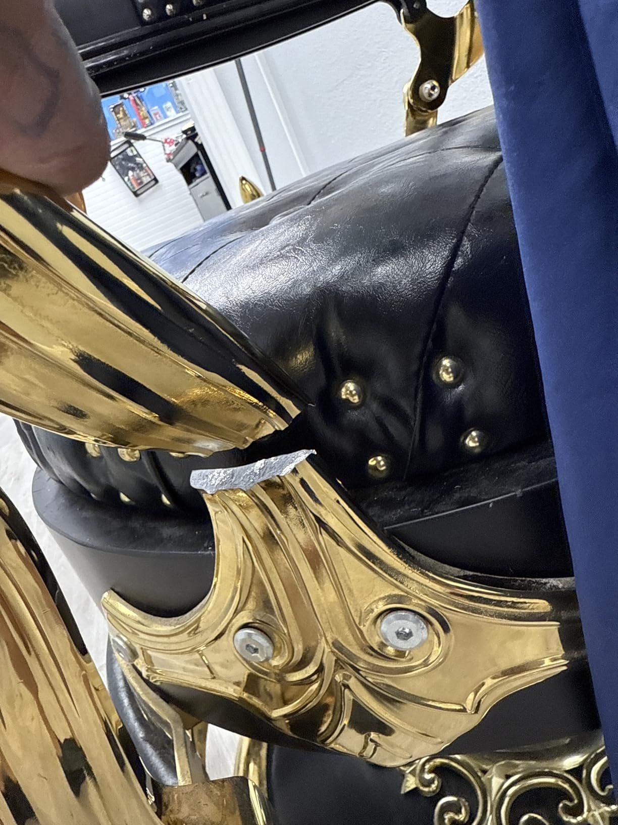 Black & Gold Retro Barber Chair, Heavy-Duty Reclining Salon Chair with Stylish Rivet Trim, Thick Cushion & Adjustable Headrest, 550 lbs Support customer photo 1