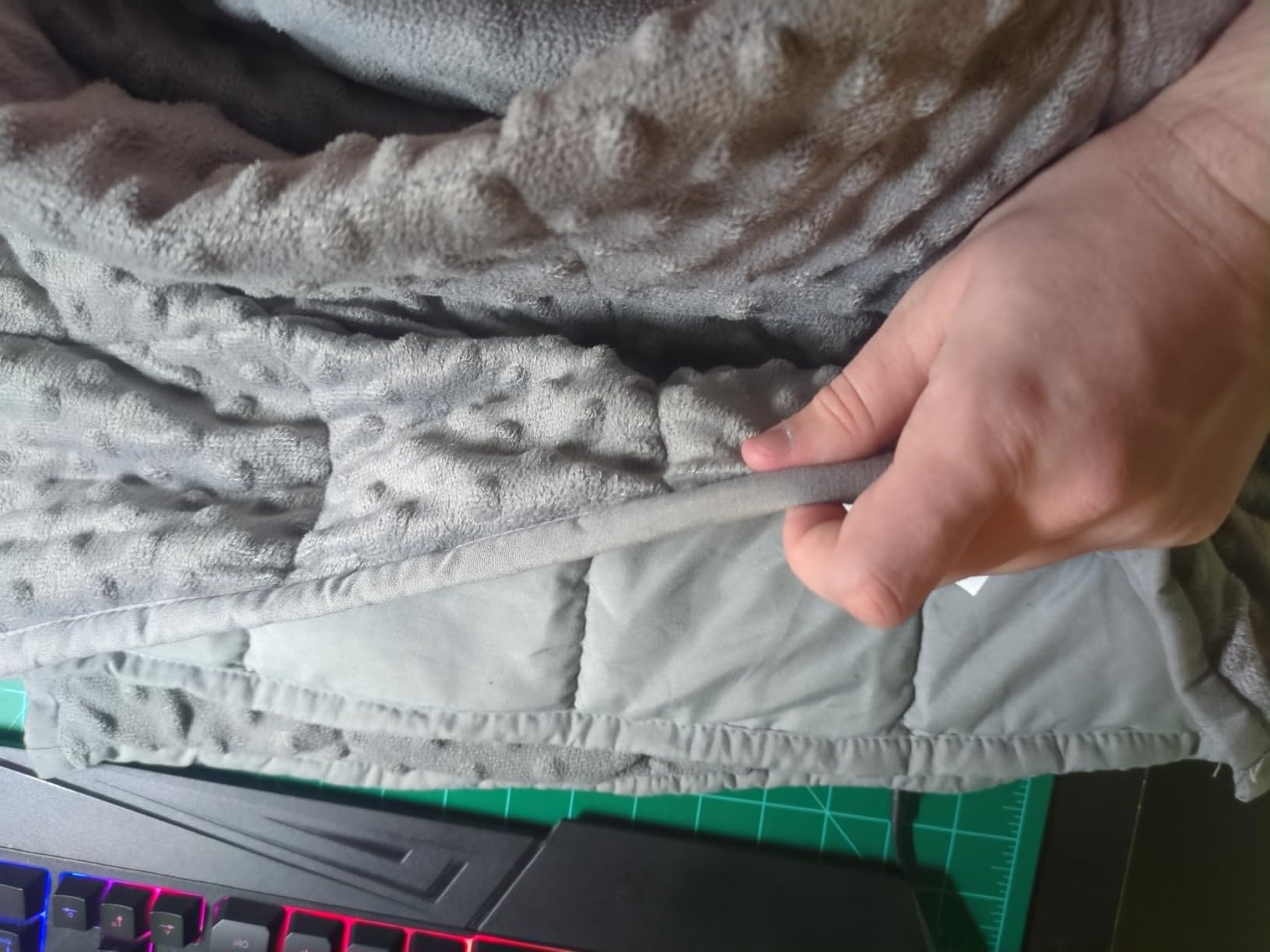 Mr. Sandman Weighted Blanket for Adults Queen Size 15 lbs, Soft Cooling Heavy Minky Blanket for Sleep, Washable Throw Blanket with Glass Beads, 60 x 80 Inches, Grey customer photo 2