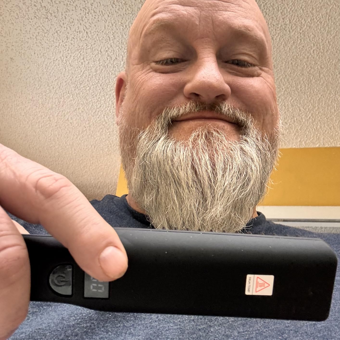 Aberlite Pro Professional Beard & Hair Straightener - Advanced Ionic & Anti-Scald Heated Brush - Pain-Free Conditioning - Straightening Comb for Men - for All Beard Types customer photo 1