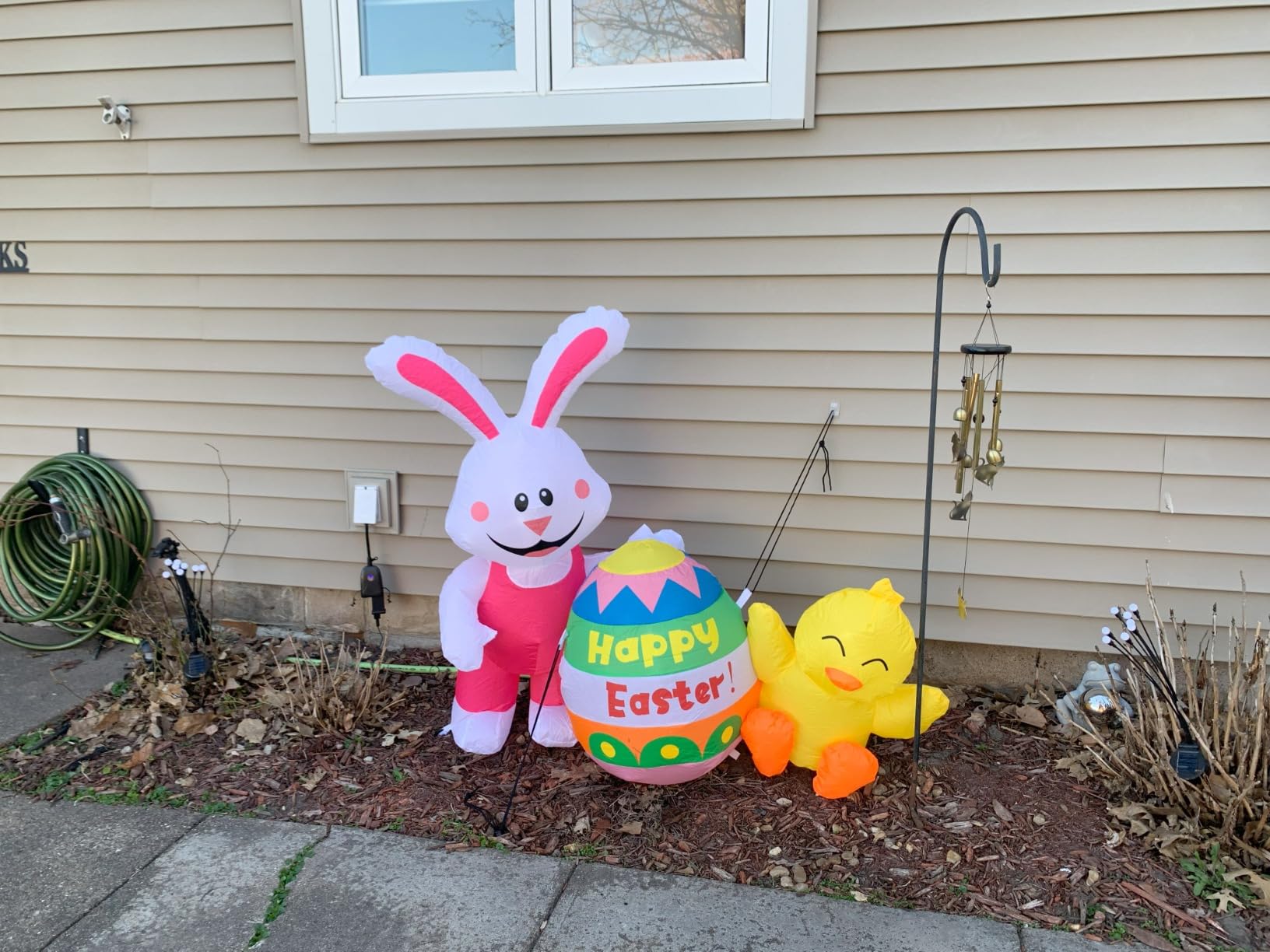 Elegear 5FT Easter Inflatables Bunny & Chick Outdoor Decoration, Lighted Easter Blow Up Yard Decor with Colorful Egg customer photo 2