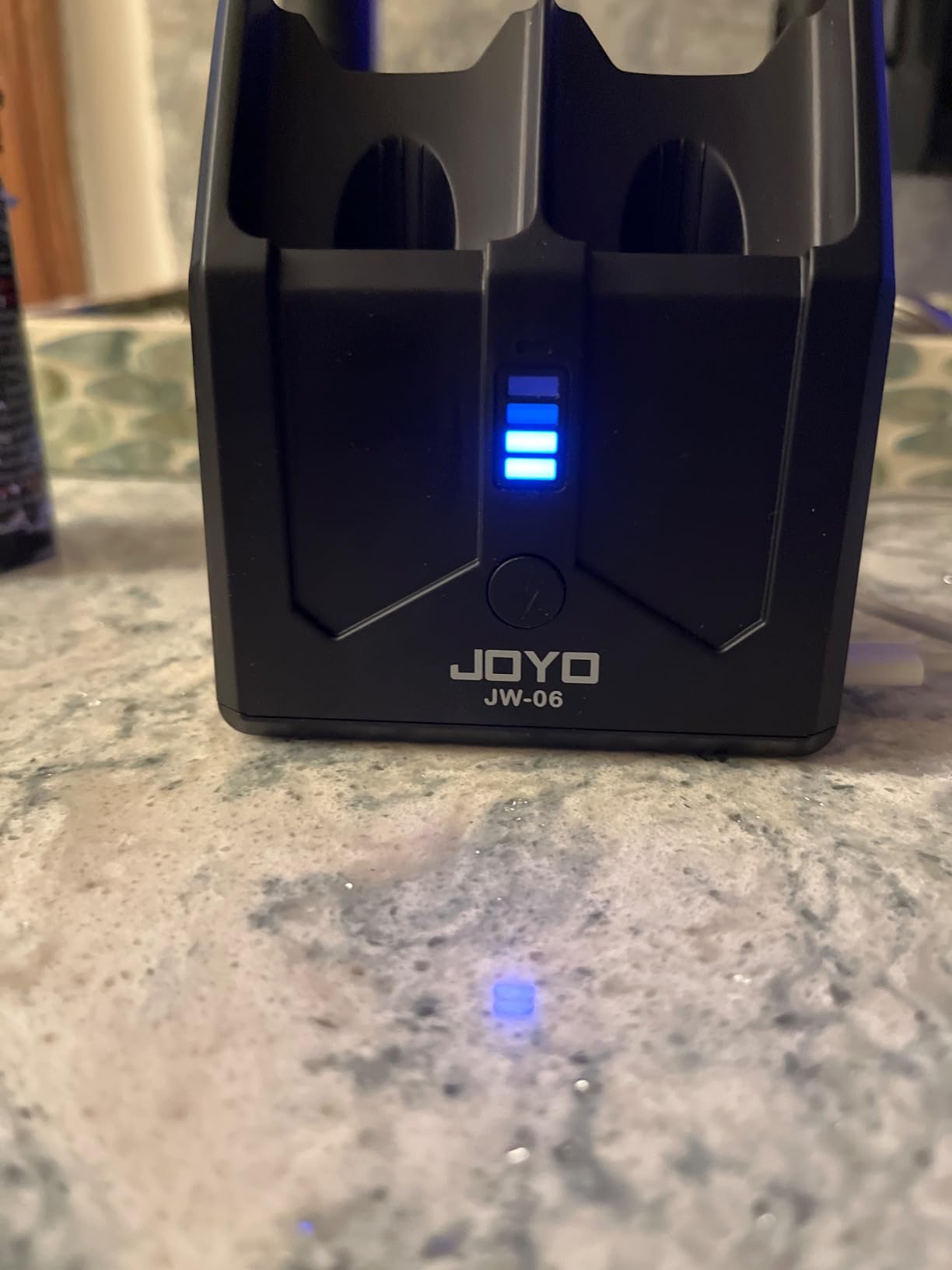 JOYO 5.8GHz Wireless Guitar System Transmitter and Receiver with Charging Case, 18H Battery life, 48kHz/24Bit, Low Latency, 4 Channels, Plug & Play for Electric Guitar & Bass (JW-06) customer photo 2