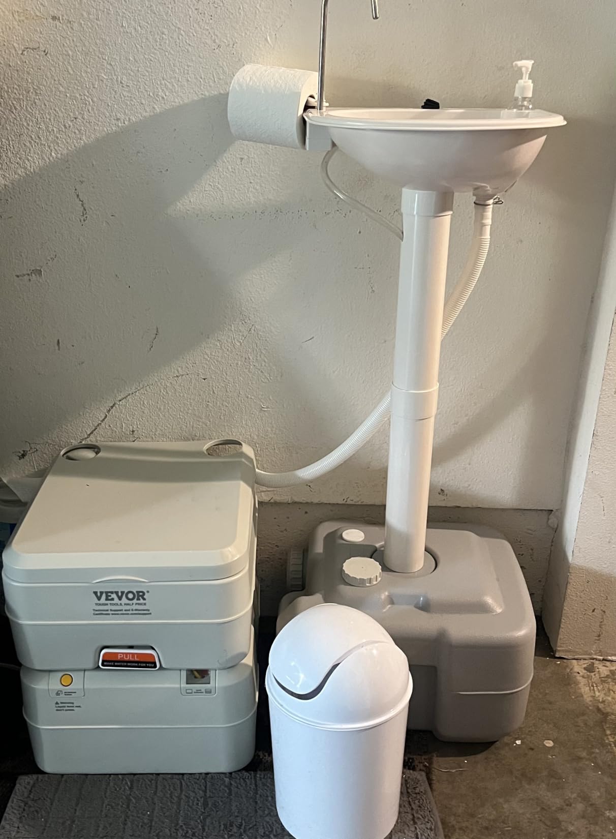 VEVOR Portable Toilet for Camping, RV Toilet with Carry Bag, 5.3 Gal Waste Tank & 3.2 Gal Flush Tank, Push-Button Pressurized Flush Commode, Leak-proof and Odourless Travel Toilet for Camping Car customer photo 2