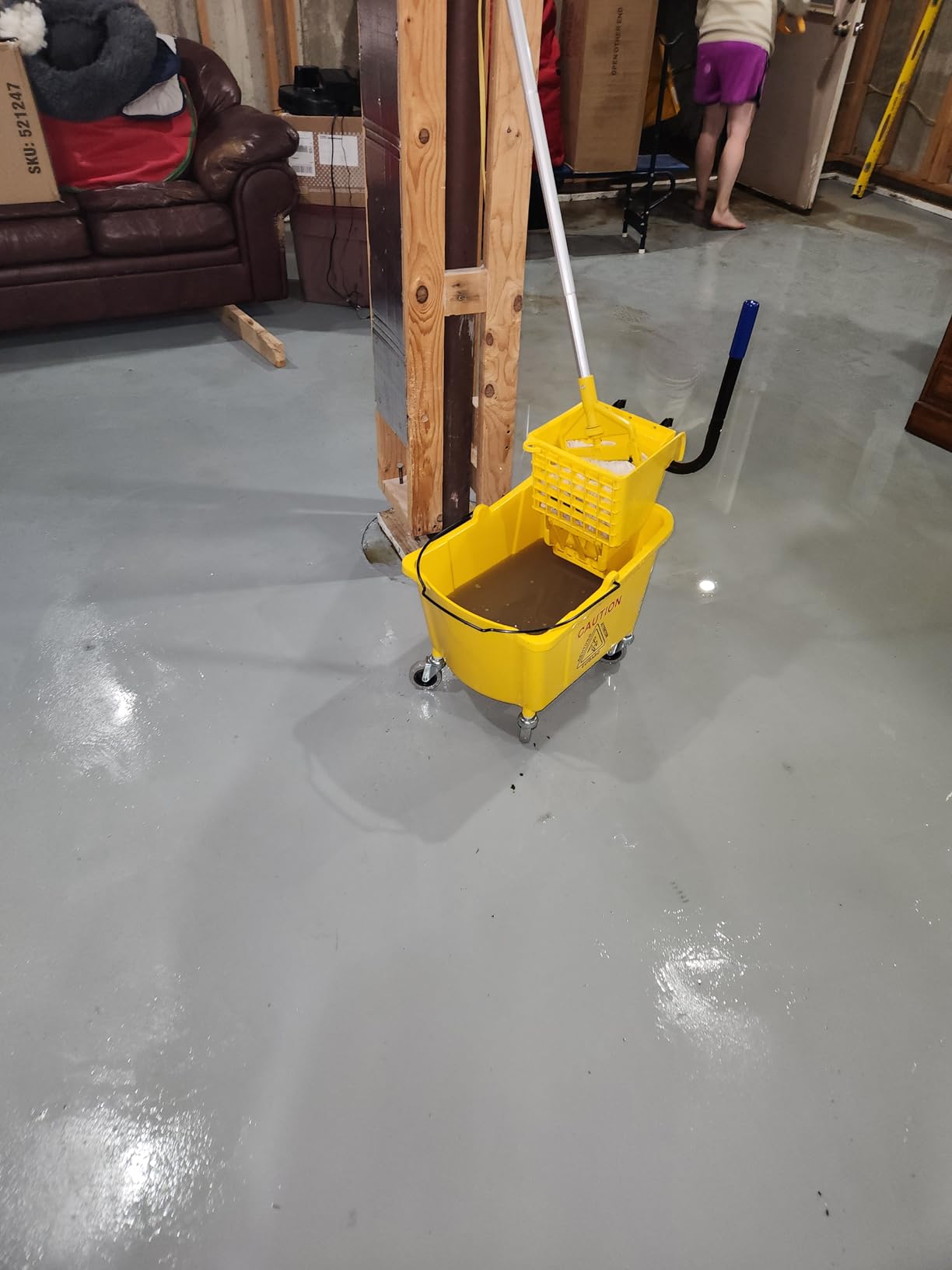 Midoneat Commercial Mop Bucket with Side Press Wringer on Wheels, 35 Quart, Yellow customer photo 1