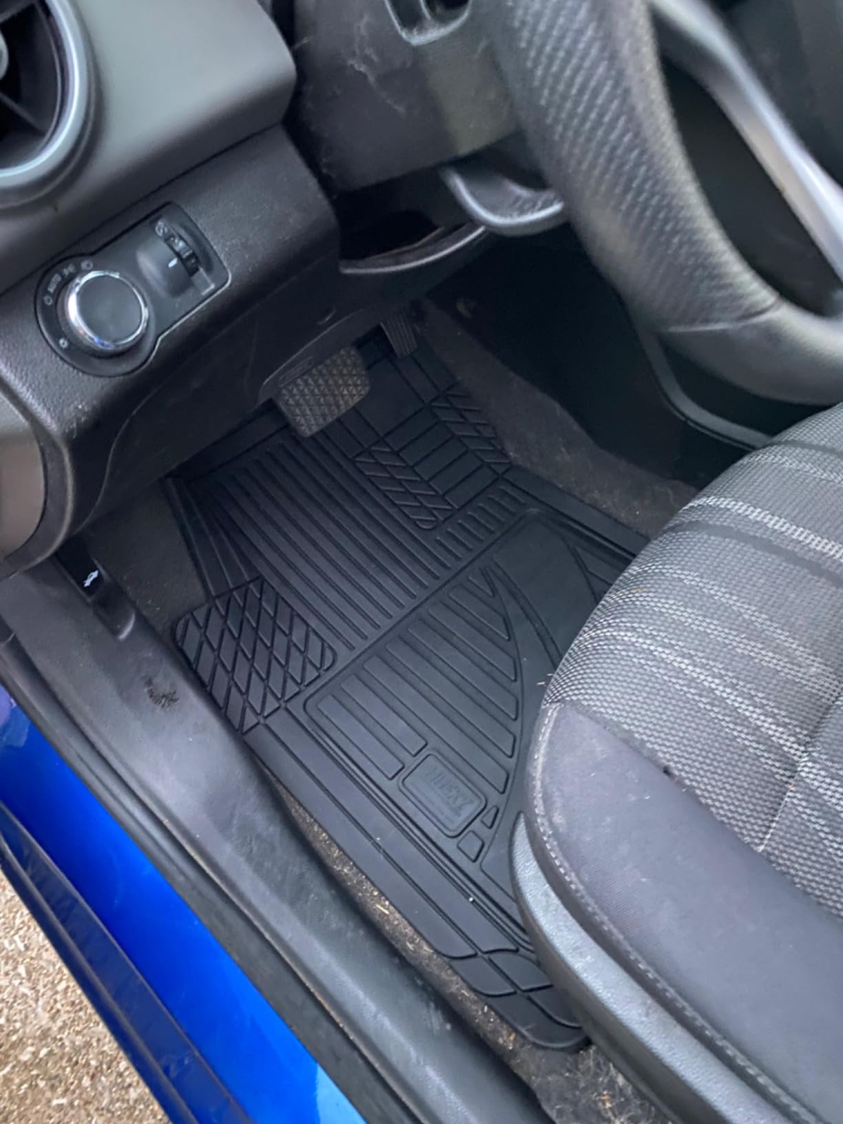 Husky Liners Uni-Fit | Universal Automotive Floor Mats | All Weather Protection for Cars, Trucks, Vans, SUV's | Easy Trim-to-Fit, Black, 4 pcs. - 51509 customer photo 1
