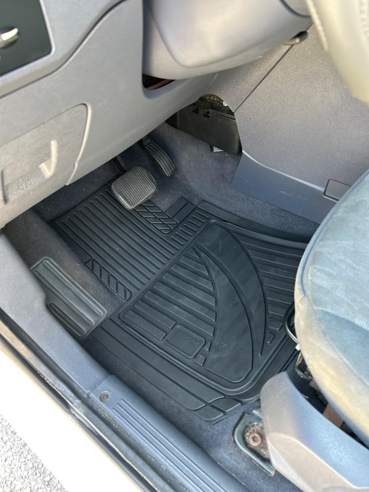 Husky Liners Uni-Fit | Universal Automotive Floor Mats | All Weather Protection for Cars, Trucks, Vans, SUV's | Easy Trim-to-Fit, Black, 4 pcs. - 51509 customer photo 2