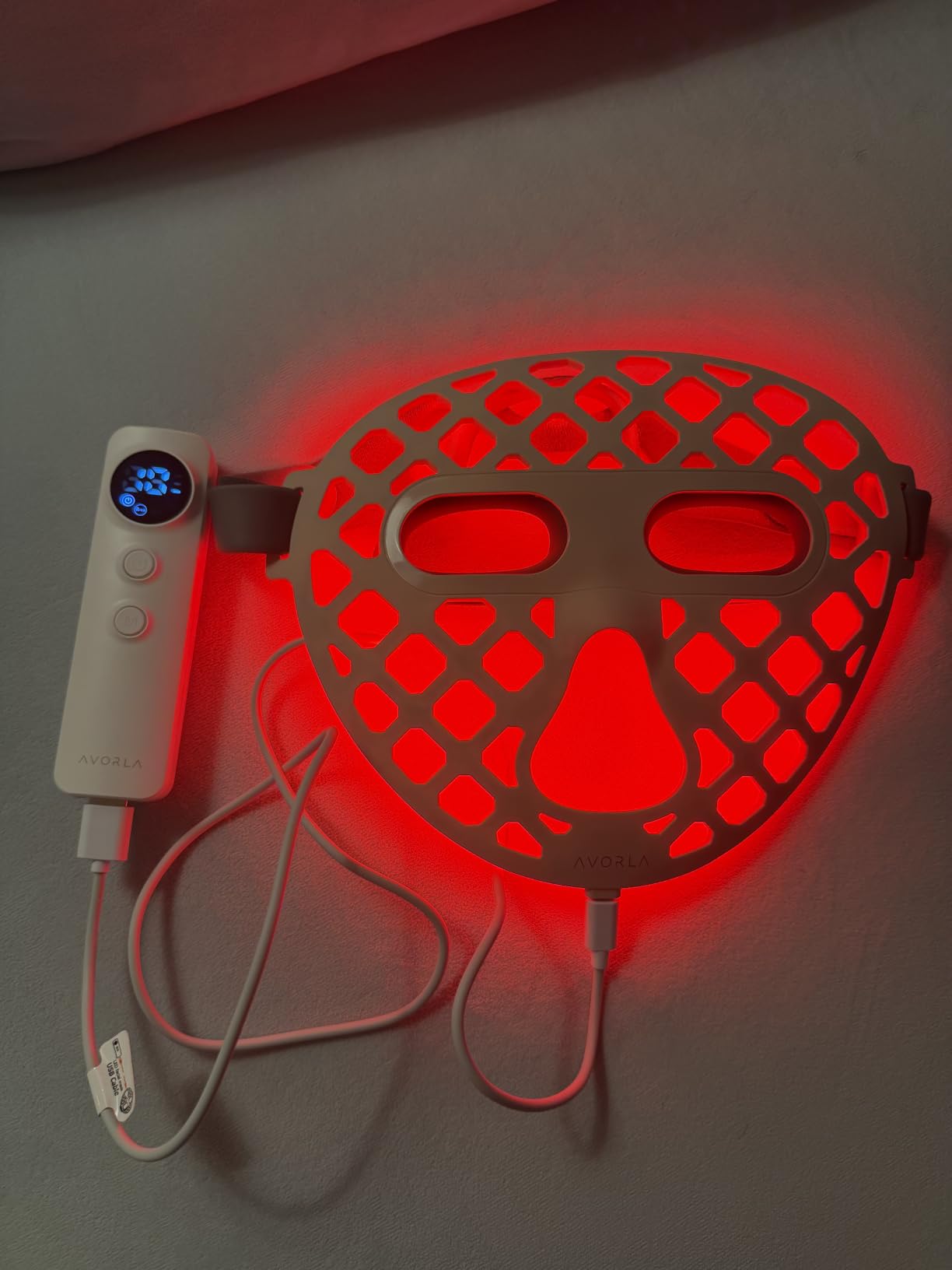 Avorla Beauty LED mask - Red Light & Infrared Light Therapy Face Mask for Wrinkles - Blue Light for Acne - Multi-wavelength for Skincare - Rechargeable for Home Use and Travel customer photo 1