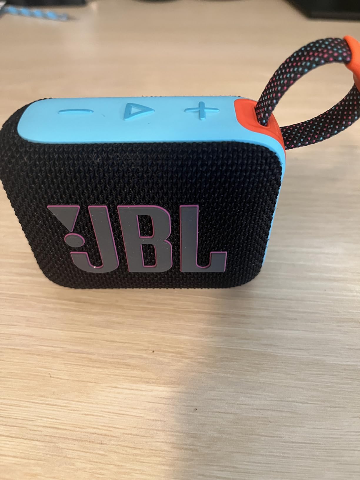JBL Go 4 - Ultra-Portable Bluetooth Speaker, Ultra-portable JBL Pro Sound with punchier bass, Up to 7 hours of playtime plus 2 hours with Playtime Boost customer photo 1