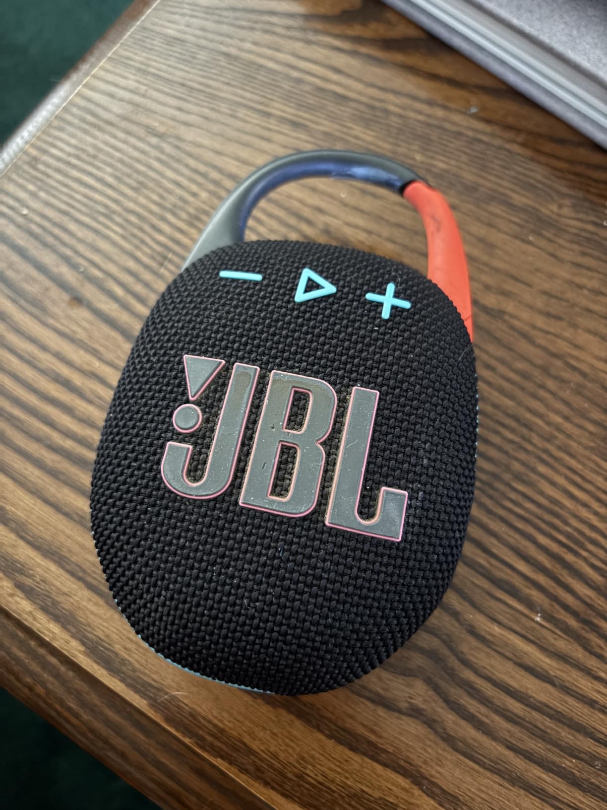 JBL Clip 5 - Ultra-Portable Waterproof Speaker - Purple | Ultra-portable JBL Pro Sound, Redesigned carabiner, Up to 12 hours of playtime plus 3 hours with Playtime Boost customer photo 1