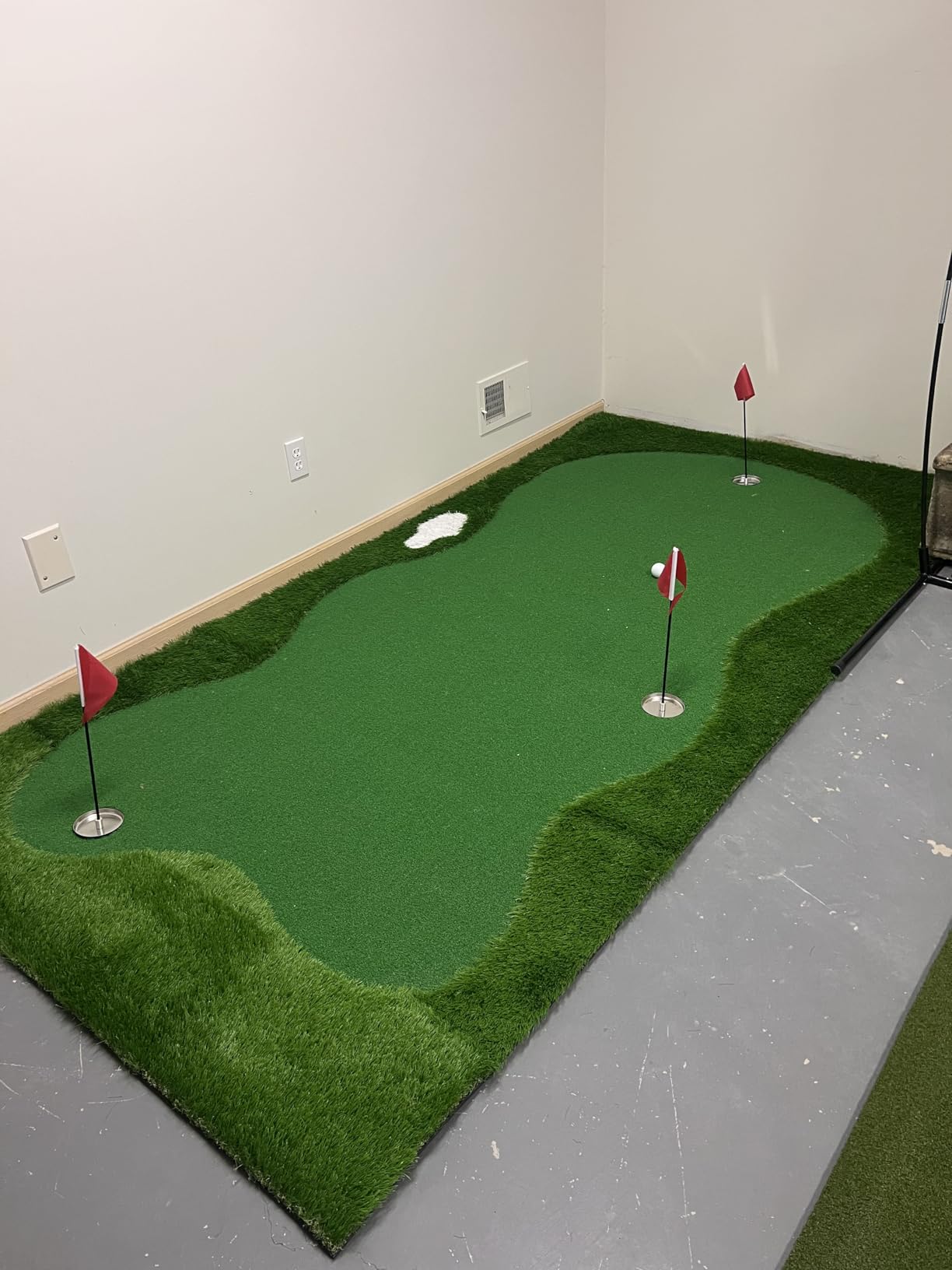 Tangkula 10 FT Golf Putting Green, Large Professional Golf Training Mat with Realistic Artificial Grass Turf, 3 Holes, 3 Flags and Cups for Indoor Outdoor Putting Practice customer photo 2