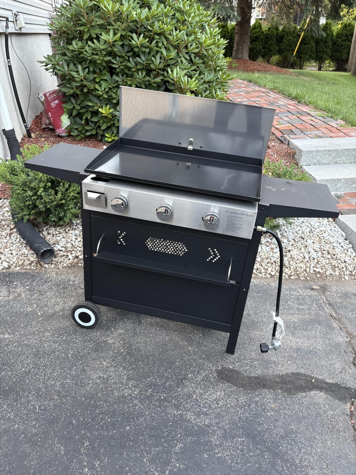 Sophia & William 28-Inch Flat Top Grill Outdoor Barbecue Griddle Black | Propane Gas Griddle with Ceramic Coated Cast Iron Portable to Tabletop Griddle 3-Burner, 33,000 BTU customer photo 1