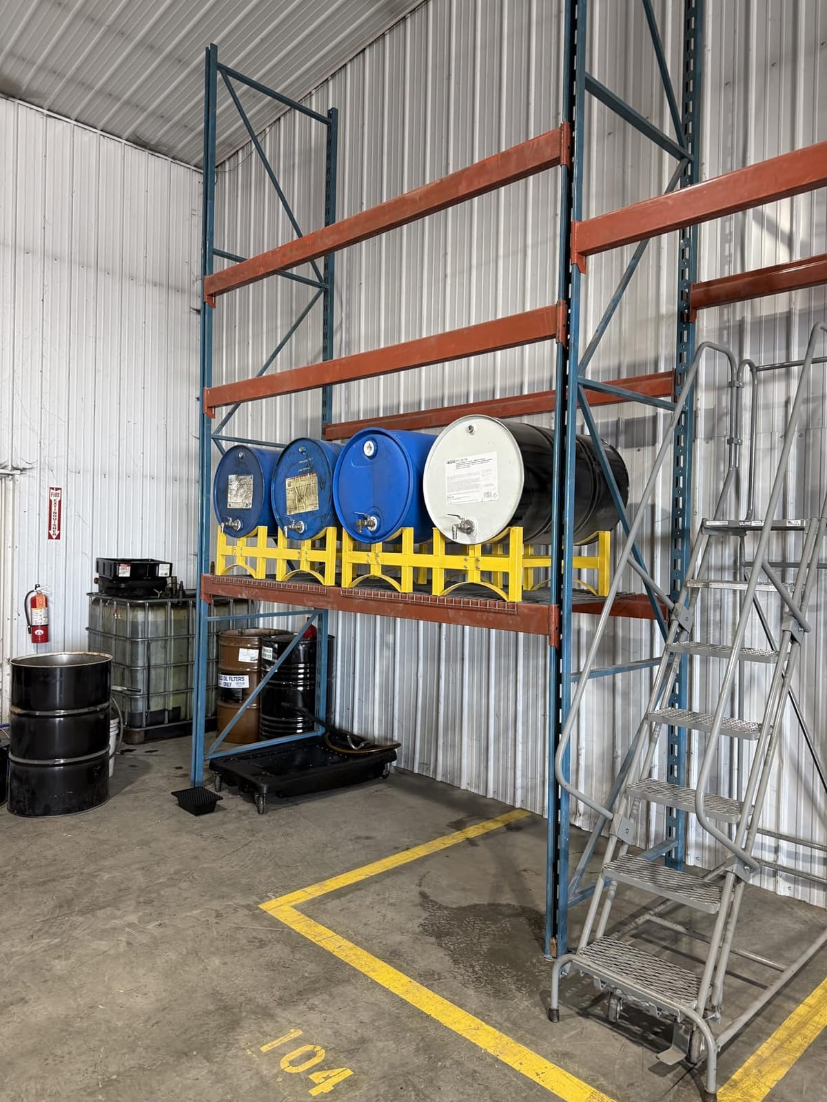 HECASA Heavy Duty Stackable Oil Barrel Bracket 55 Gallon Drum Rack Steel Powder Coated Yellow 1600 Lbs Capacity customer photo 1