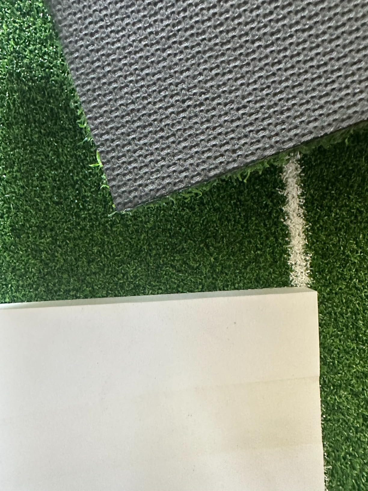 VEVOR 10x3ft Softball/Baseball Pitching Mat with Rubber Mound - Anti-Fade Turf & Anti-Slip Foam Backing, Portable Fastpitch Training Aid for Indoor/Outdoor Practice (Red/Green) customer photo 2