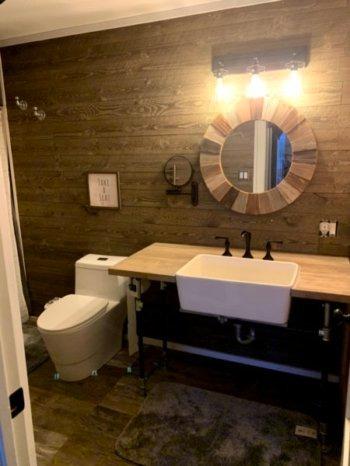 WOODBRIDGE One Piece Toilet with Soft Closing Seat, Chair Height, 1.28 GPF Dual, Water Sensed, 1000 Gram MaP Flushing Score Toilet with Chrome Button, White customer photo 1