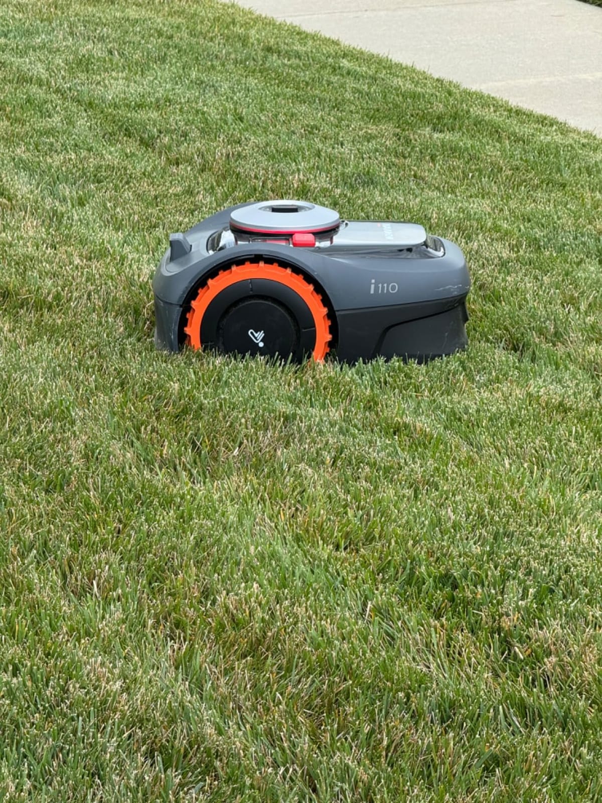 Segway Navimow i110N Robot Lawn Mower Perimeter Wire Free 1/4 Acre RTK+Vision Robotic Lawnmower, AI-Assisted Mapping, Virtual Boundary, APP Control, 58dB(A) Quiet, Multi-Zone Management customer photo 2