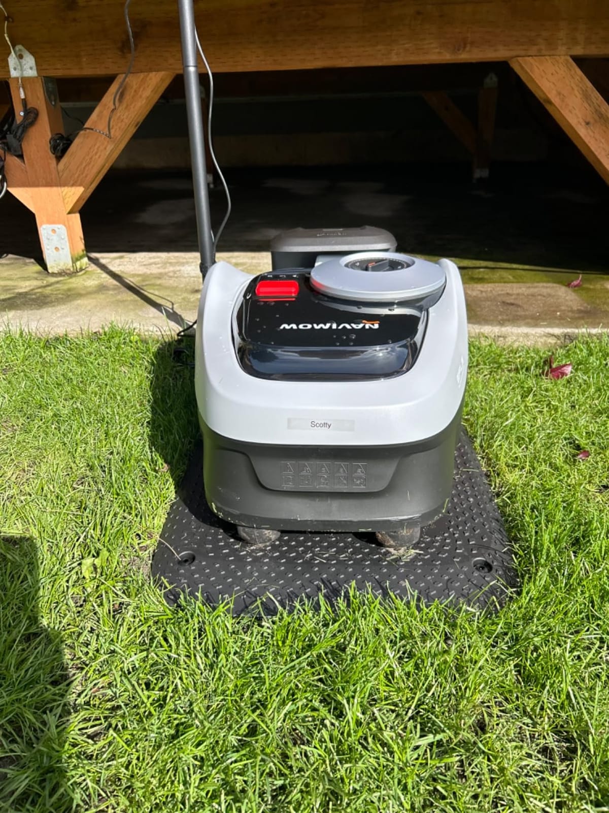 Segway Navimow i105N Robot Lawn Mower Perimeter Wire Free 1/8 Acre RTK+Vision Robotic Lawnmower, AI-Assisted Mapping, Virtual Boundary, APP Control, 58dB(A) Quiet, Multi-Zone Management customer photo 1