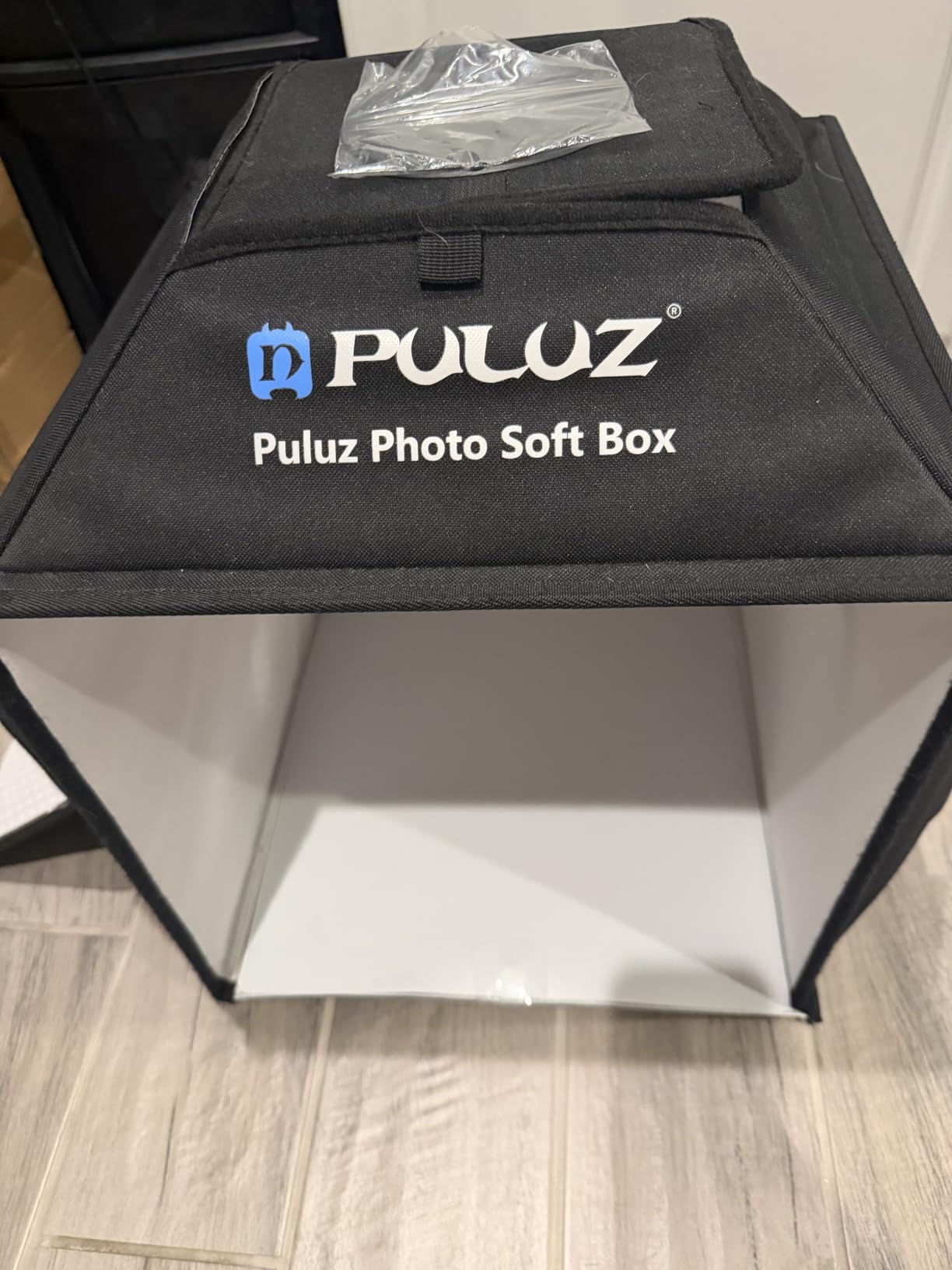 PULUZ Light Box Photography, 20x20 inch Portable Photo Studio Light Box, Professional Dimmable Quick Charge USB-C Photo Booth with 200 LED Lights & 12 Color Backdrops Photo Box for Product Photography customer photo 1