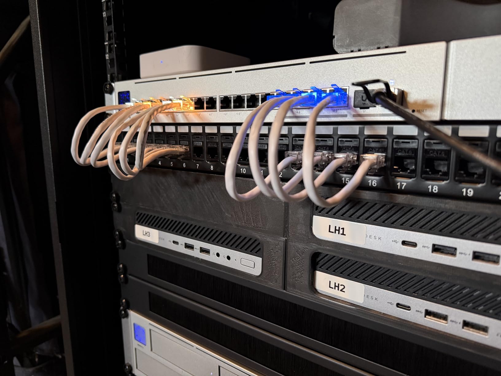 Sokqovt Patch Panel 24 Port Cat6 with Coupler Keystone, Cat6 Network Patch Panel 10G No Punch Down, Time-Saver Ethernet 1U Rj45 Panel with Sturdy Back Bar, 19 Inch Coupler Network Panel customer photo 2