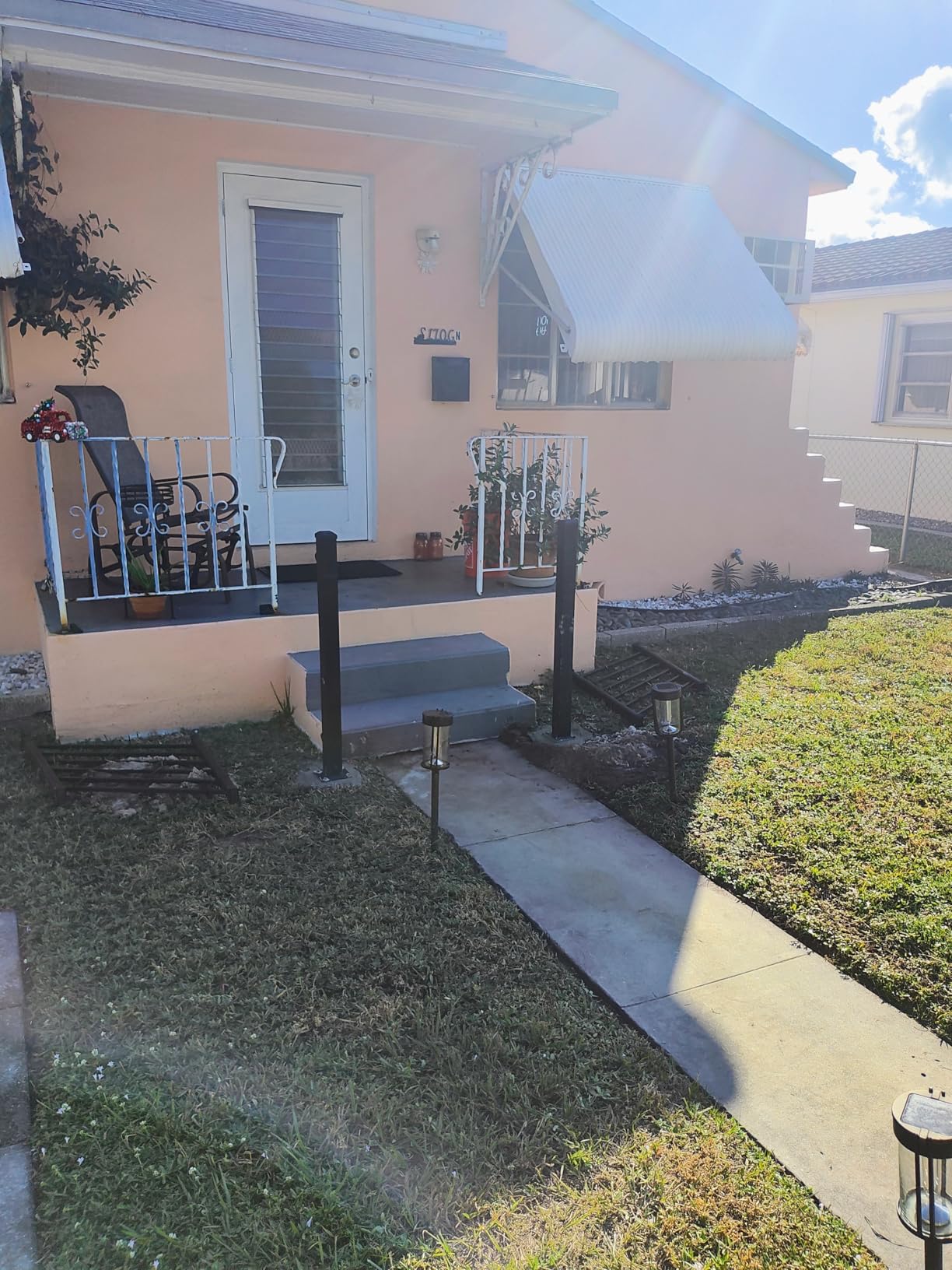 Nohovu Post Hole Digger, Heavy Duty with Fiberglass Handle, Carbon Steel Blades, 58 Inches, Orange & Black customer photo 1