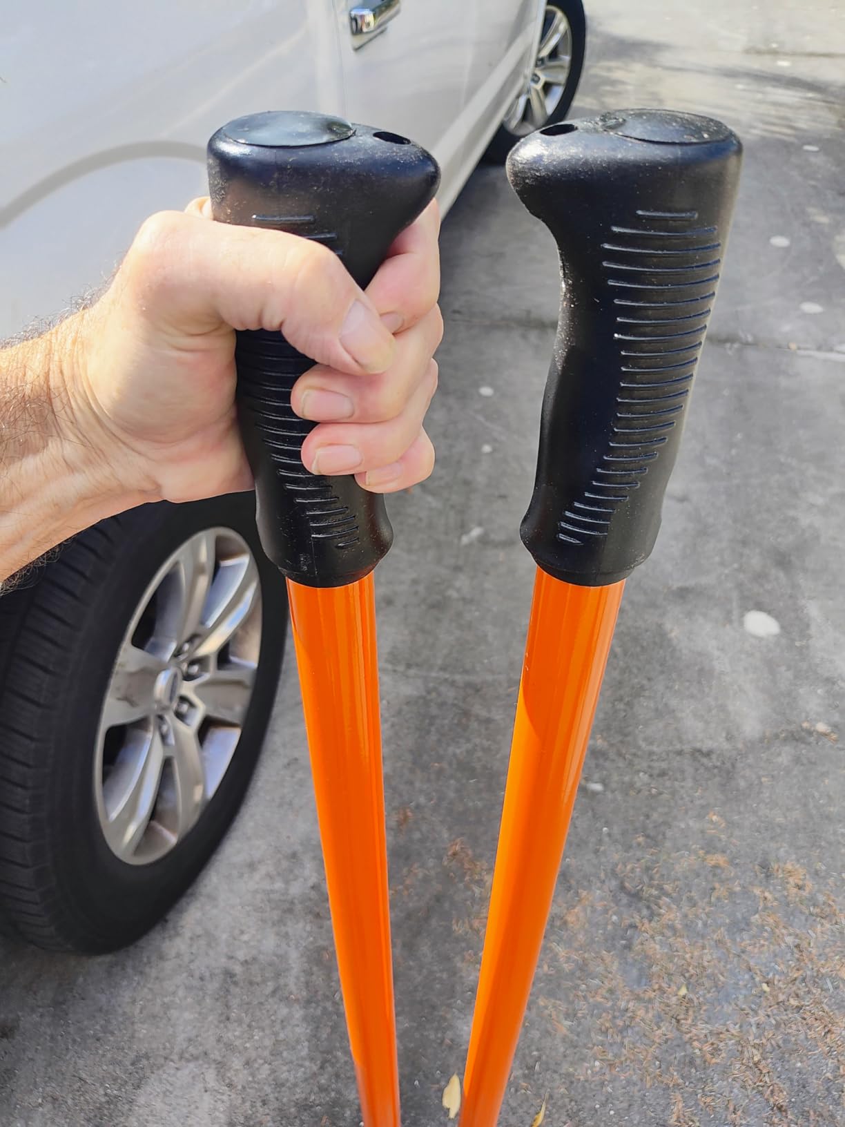 Nohovu Post Hole Digger, Heavy Duty with Fiberglass Handle, Carbon Steel Blades, 58 Inches, Orange & Black customer photo 2