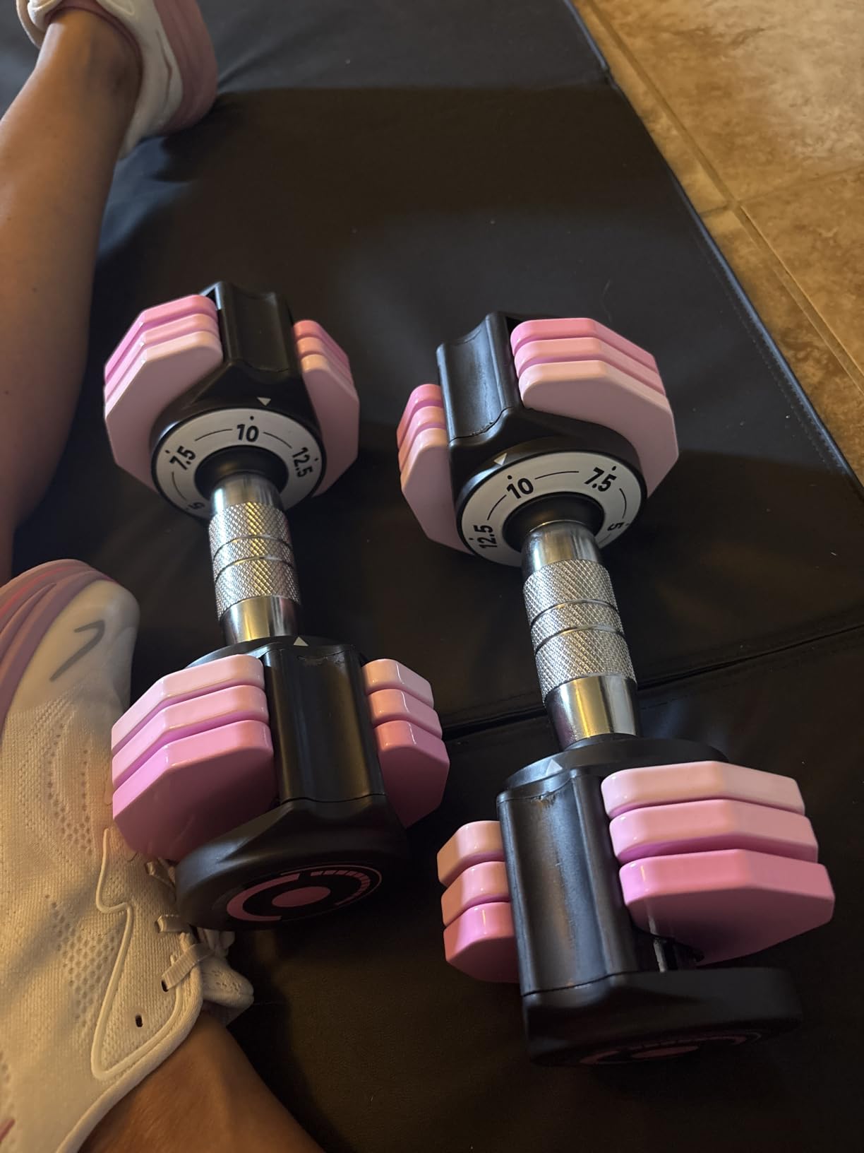 Adjustable Dumbbells Set 12.5LB Pair, 1-Sec Fast Adjustable 5 Free Weights, Premium Comfort Non-slip Metal Handle, Compact Size for Full Body Home Workout customer photo 1