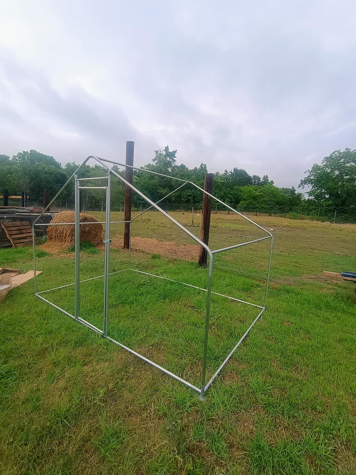 Outvita Chicken Coop, 13×10 FT Large Metal Chicken House, Poultry Habitat Cage with Waterproof Cover, Walk-in Chicken Run Pen for Small Animals, Yard, Farm, Patio customer photo 1