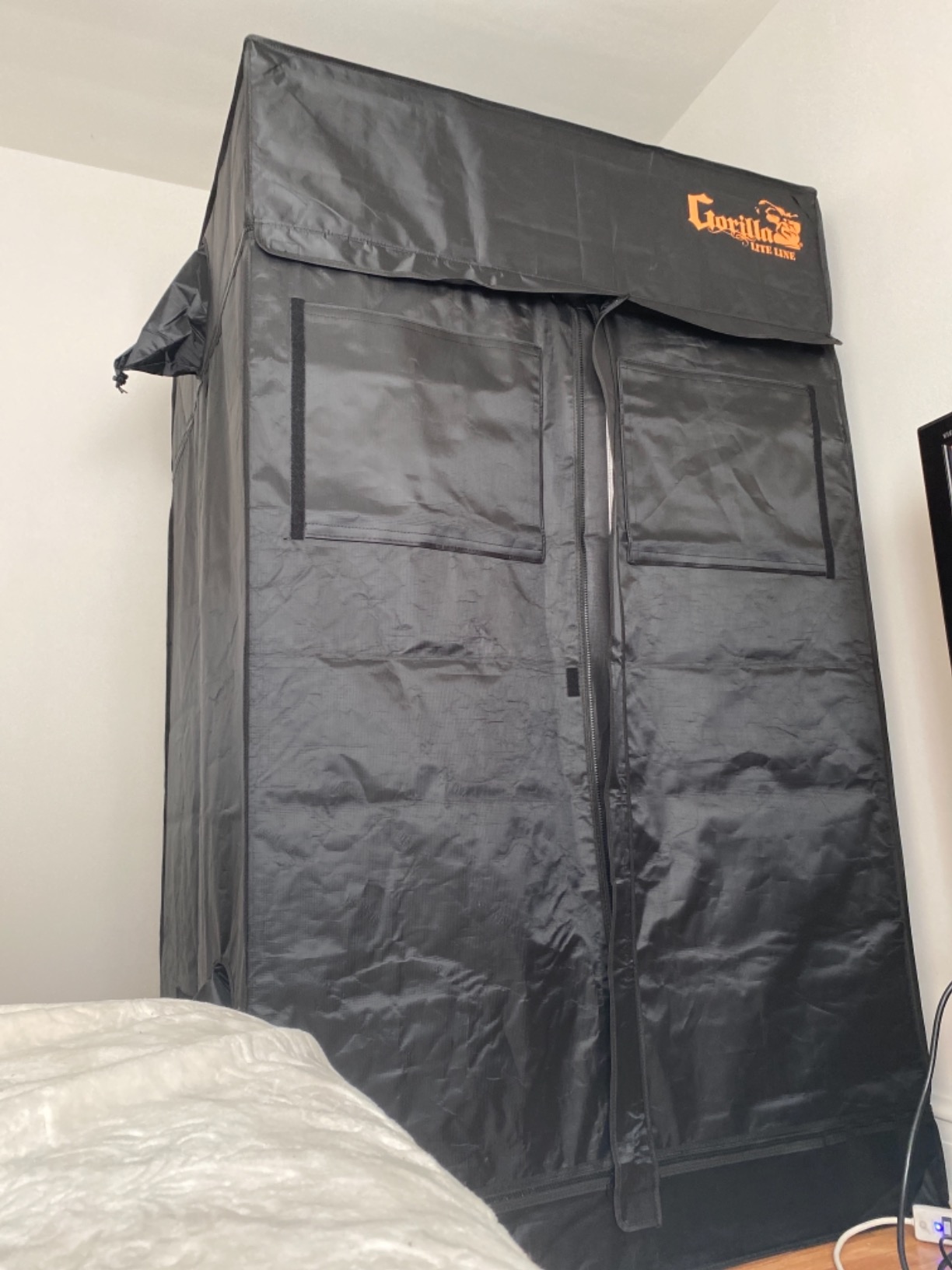 Gorilla Grow Tent 4x4 Fixed Height Indoor Grow Tent, 6'11
