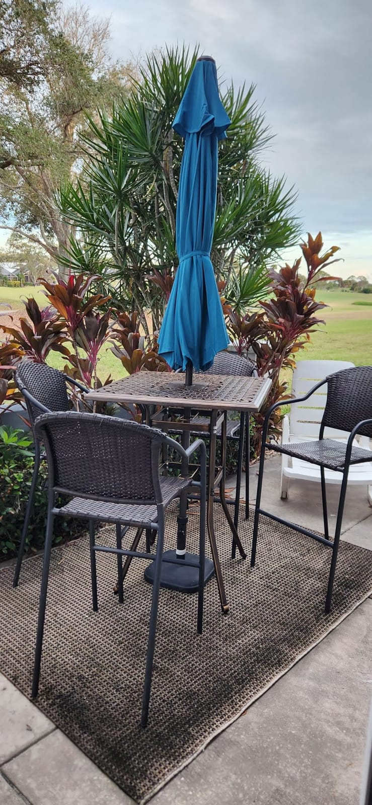 VINGLI Cast Aluminum Patio Bar Table, 42